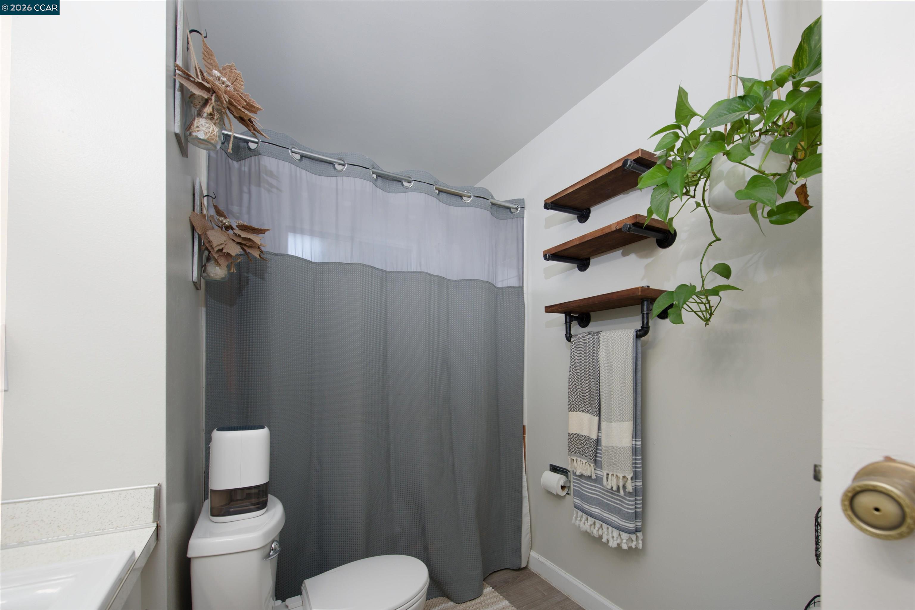 Detail Gallery Image 14 of 25 For 1337 Avon Way, Fairfield,  CA 94533 - 3 Beds | 2 Baths