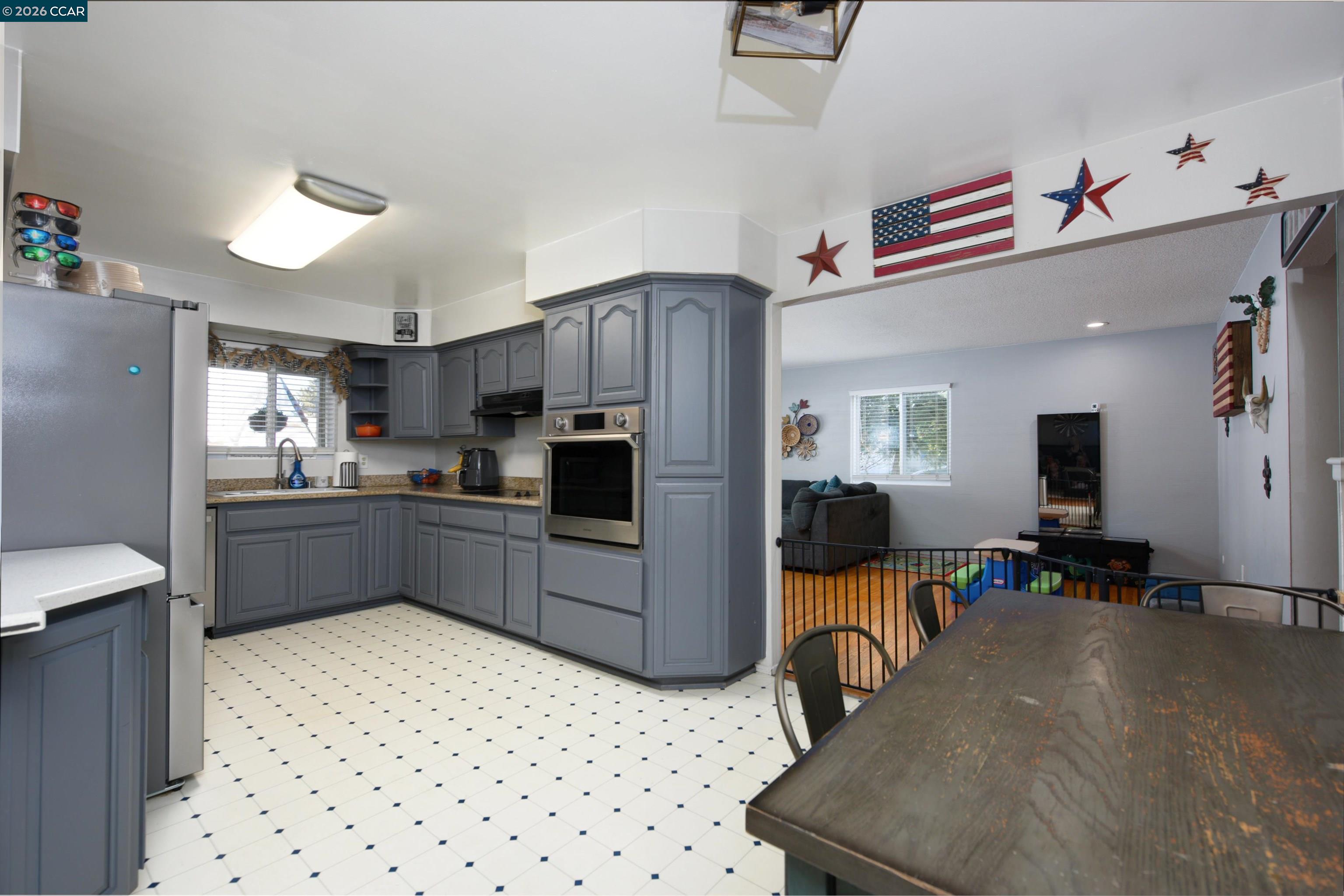 Detail Gallery Image 4 of 25 For 1337 Avon Way, Fairfield,  CA 94533 - 3 Beds | 2 Baths