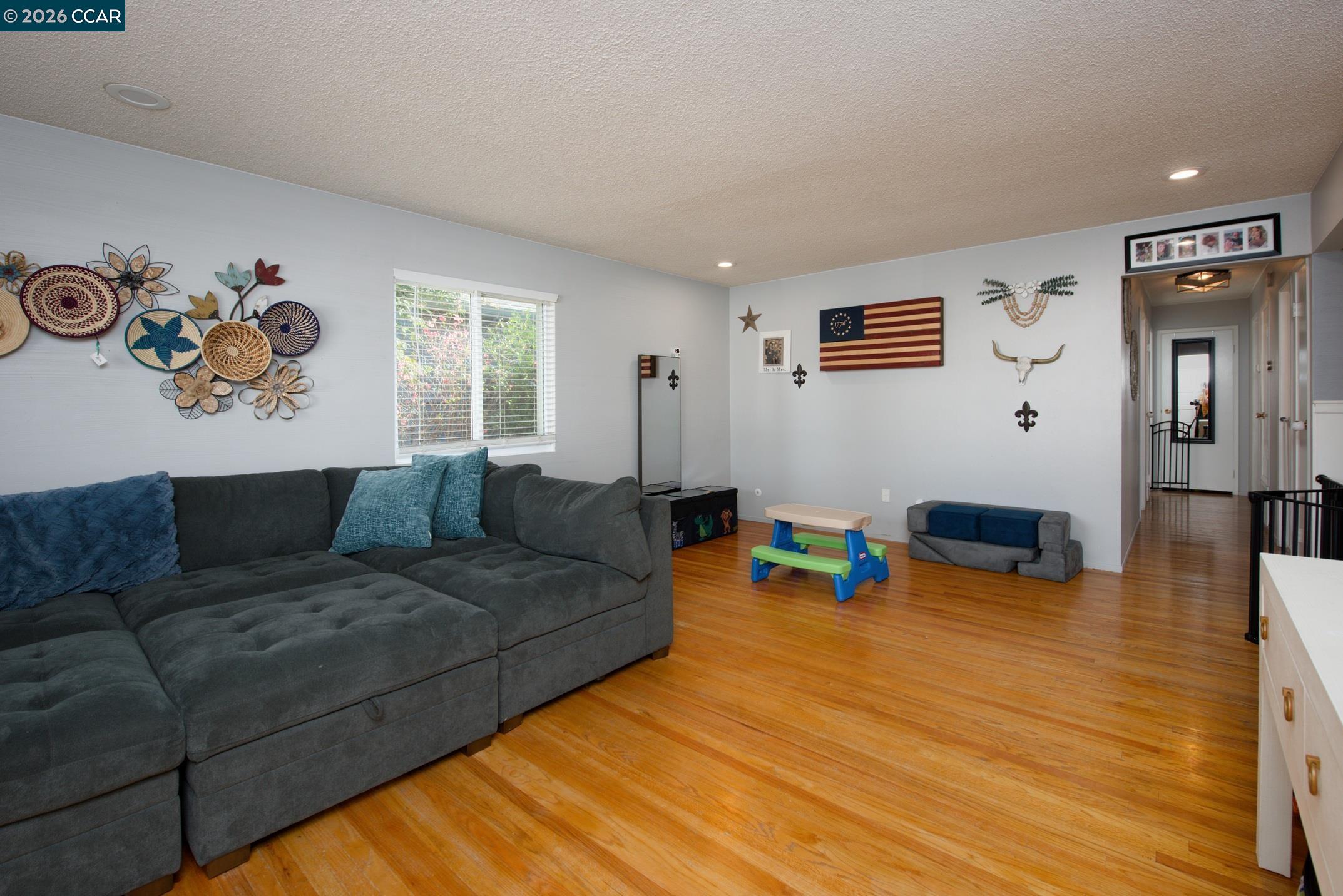 Detail Gallery Image 6 of 25 For 1337 Avon Way, Fairfield,  CA 94533 - 3 Beds | 2 Baths