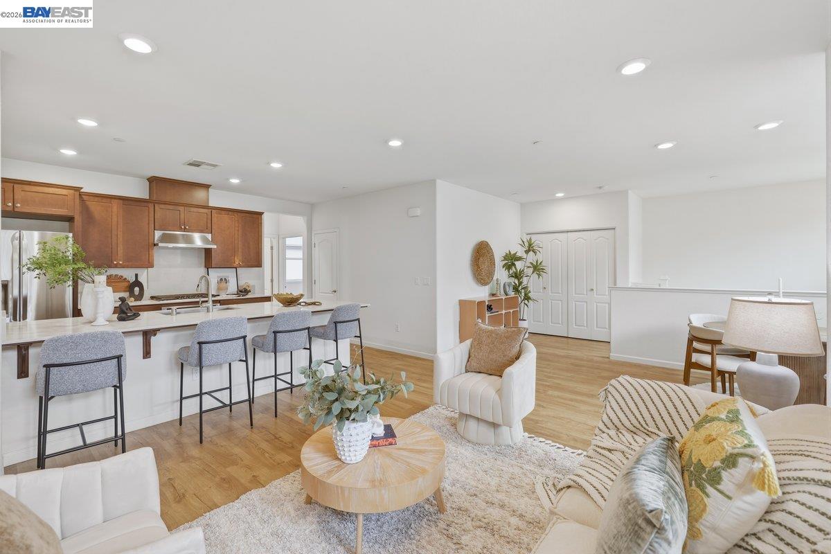 Detail Gallery Image 1 of 30 For 1021 Onofrio Ln #UNIT 3,  San Jose,  CA 95131 - 2 Beds | 2 Baths