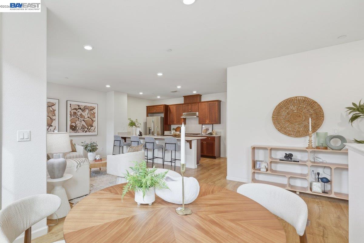 Detail Gallery Image 3 of 30 For 1021 Onofrio Ln #UNIT 3,  San Jose,  CA 95131 - 2 Beds | 2 Baths