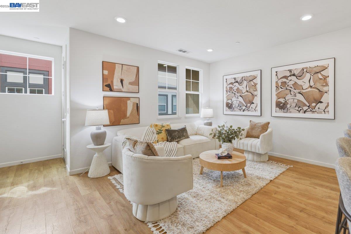 Detail Gallery Image 6 of 30 For 1021 Onofrio Ln #UNIT 3,  San Jose,  CA 95131 - 2 Beds | 2 Baths