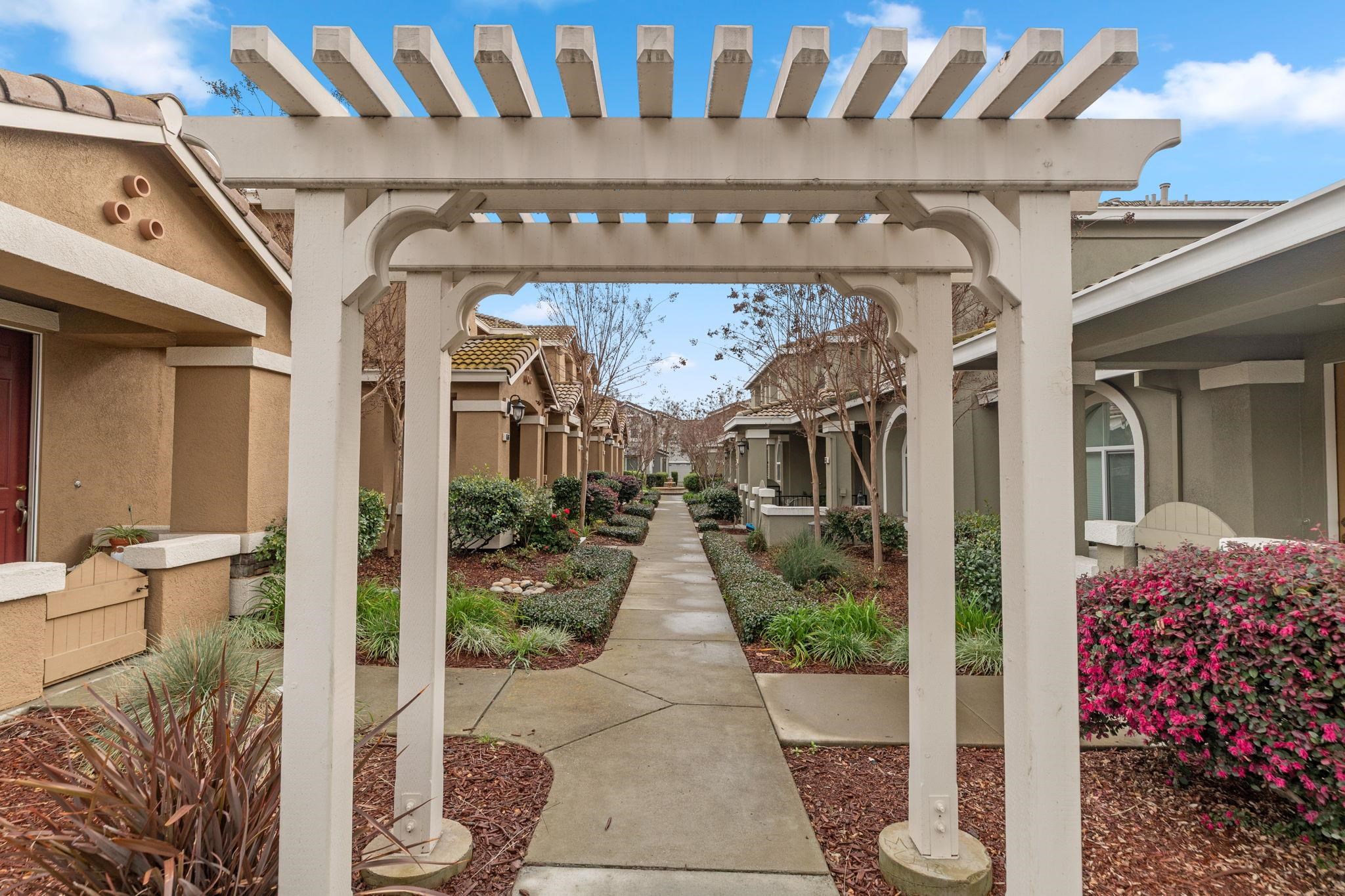 Detail Gallery Image 27 of 35 For 6506 Forget Me Not, Livermore,  CA 94551 - 3 Beds | 2/1 Baths