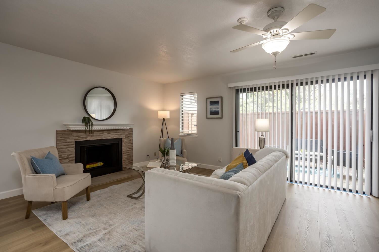 Photo #2: 41123617 Listing: Photo #2