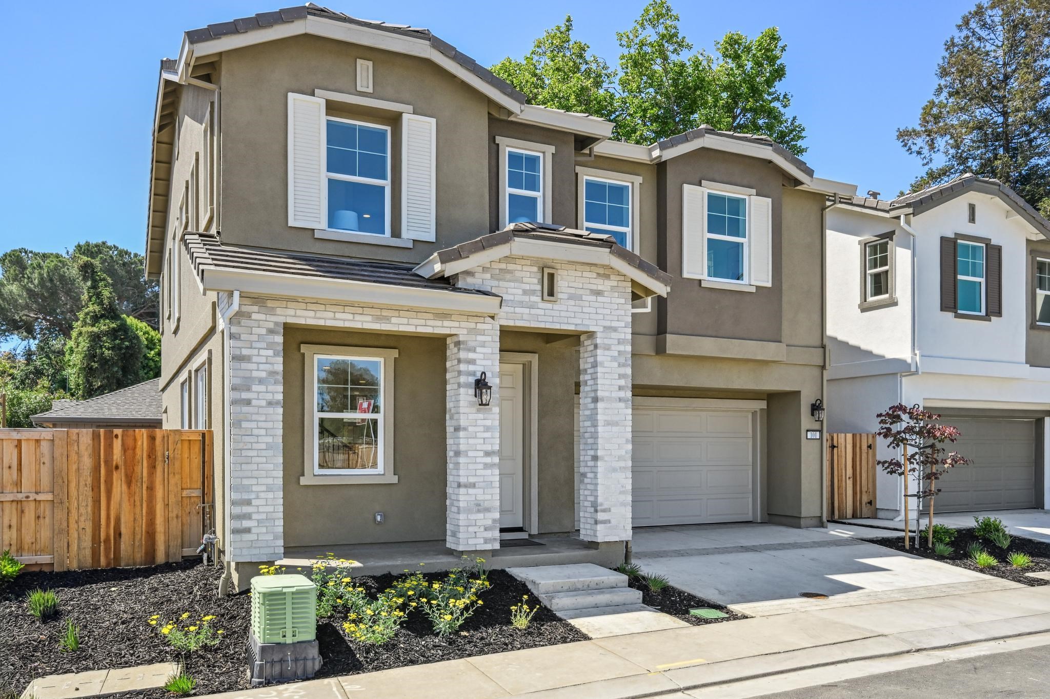 Detail Gallery Image 2 of 54 For 101 Creek View Cir, Fairfield,  CA 94533 - 5 Beds | 3/1 Baths