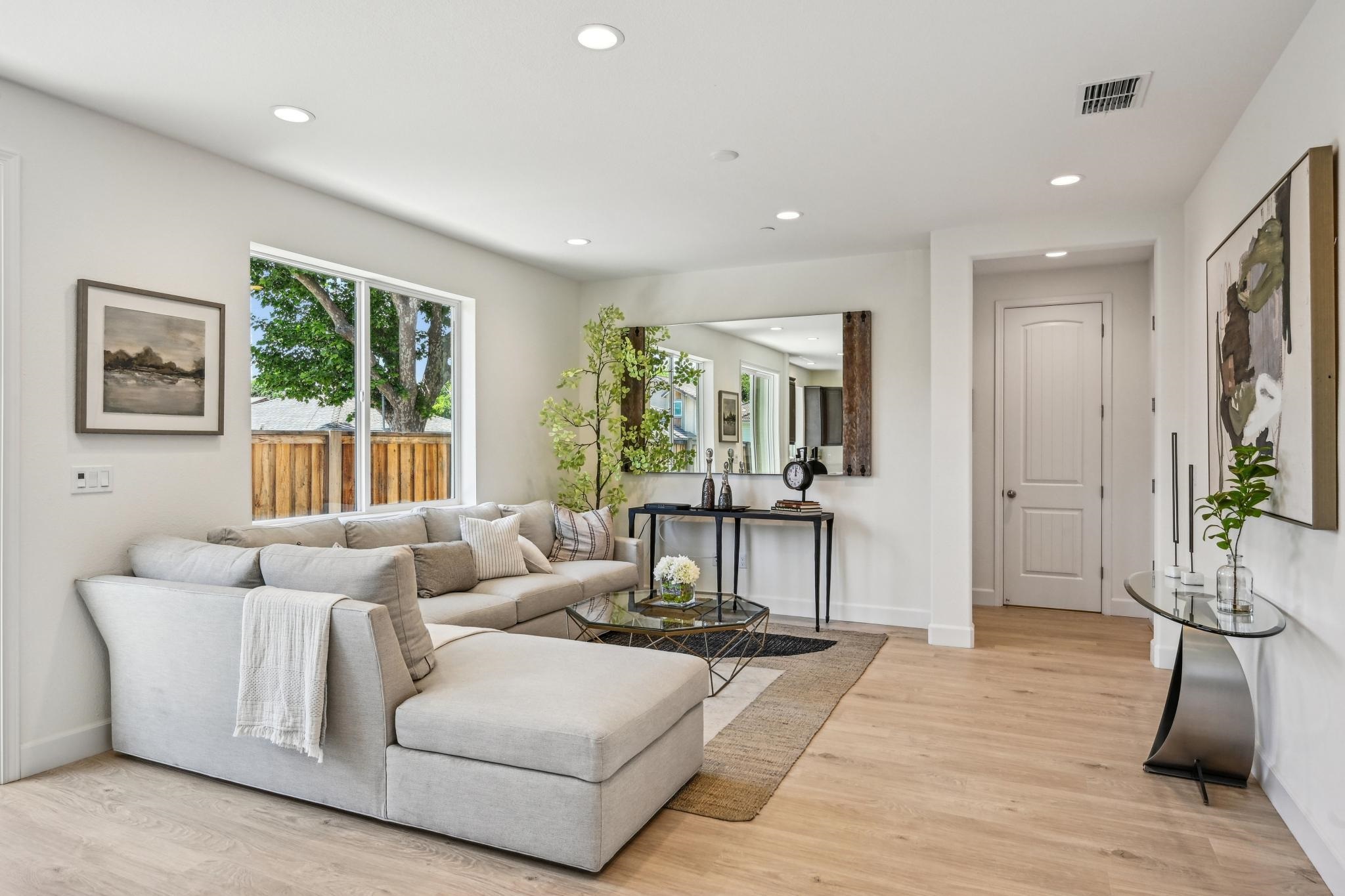 Detail Gallery Image 15 of 54 For 101 Creek View Cir, Fairfield,  CA 94533 - 5 Beds | 3/1 Baths