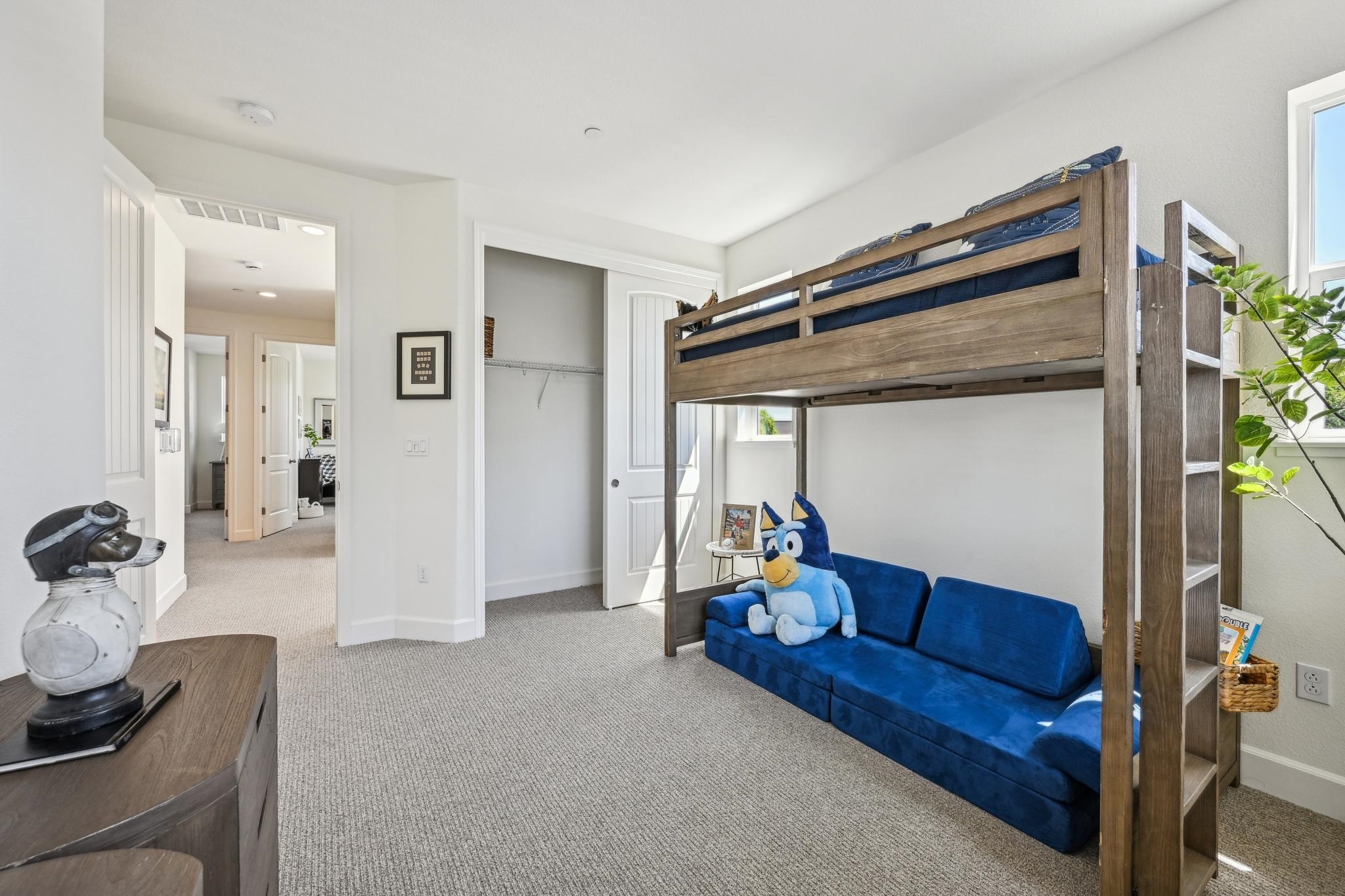 Detail Gallery Image 22 of 54 For 101 Creek View Cir, Fairfield,  CA 94533 - 5 Beds | 3/1 Baths