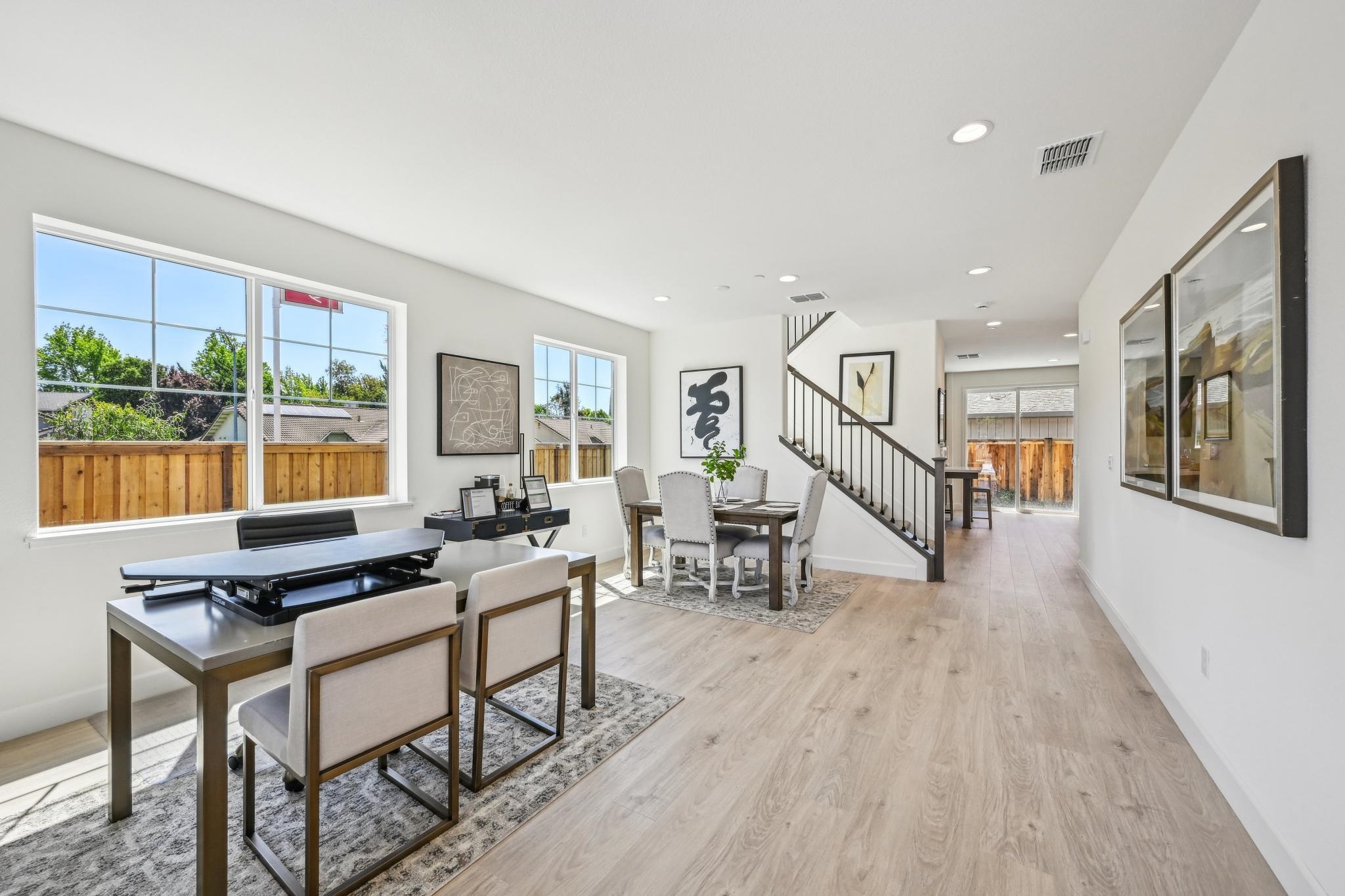 Detail Gallery Image 5 of 54 For 101 Creek View Cir, Fairfield,  CA 94533 - 5 Beds | 3/1 Baths