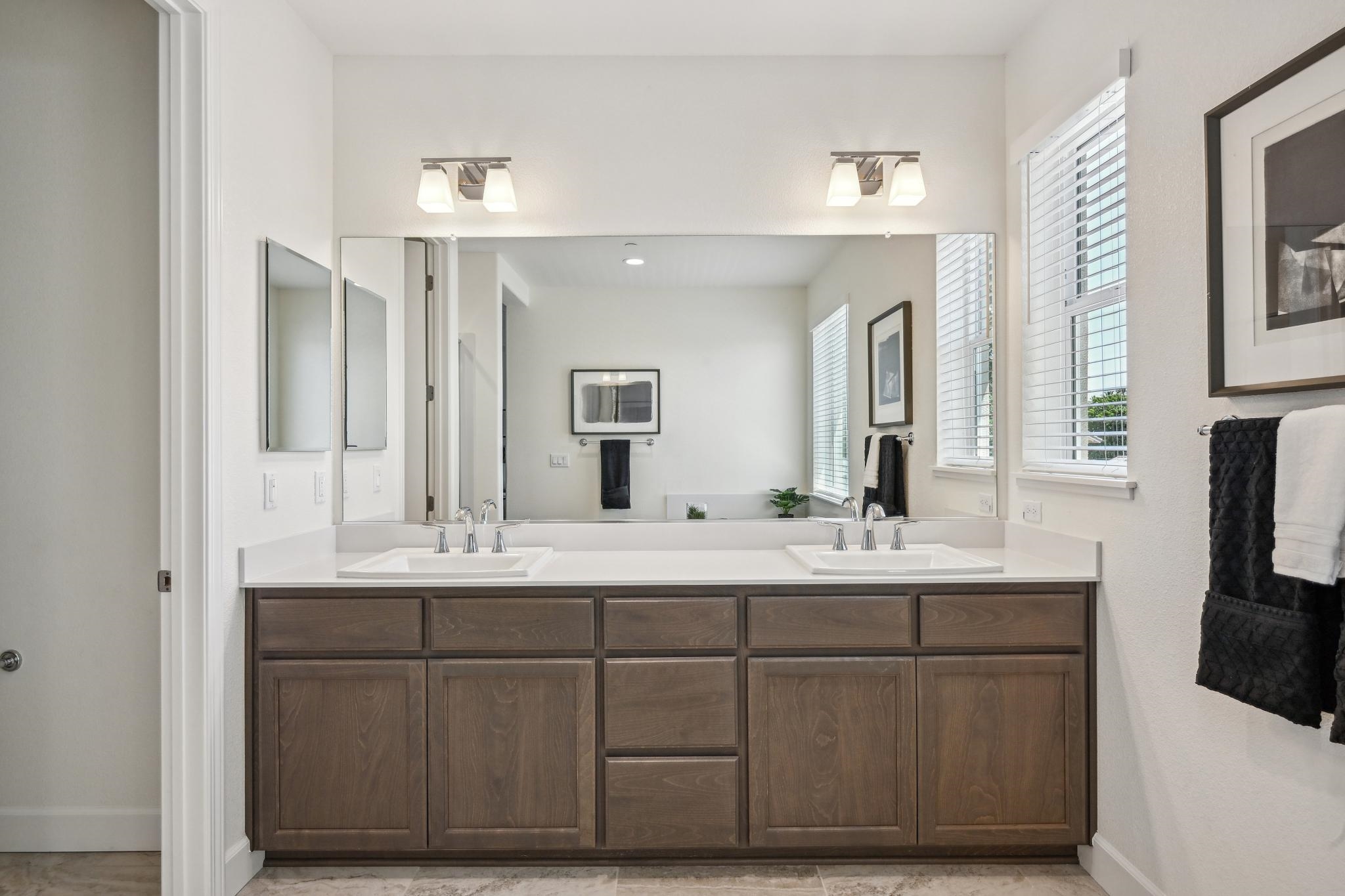 Detail Gallery Image 47 of 54 For 101 Creek View Cir, Fairfield,  CA 94533 - 5 Beds | 3/1 Baths