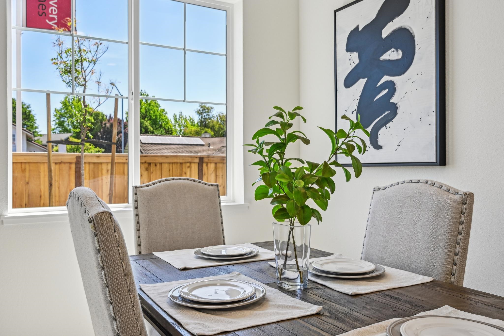 Detail Gallery Image 8 of 54 For 101 Creek View Cir, Fairfield,  CA 94533 - 5 Beds | 3/1 Baths