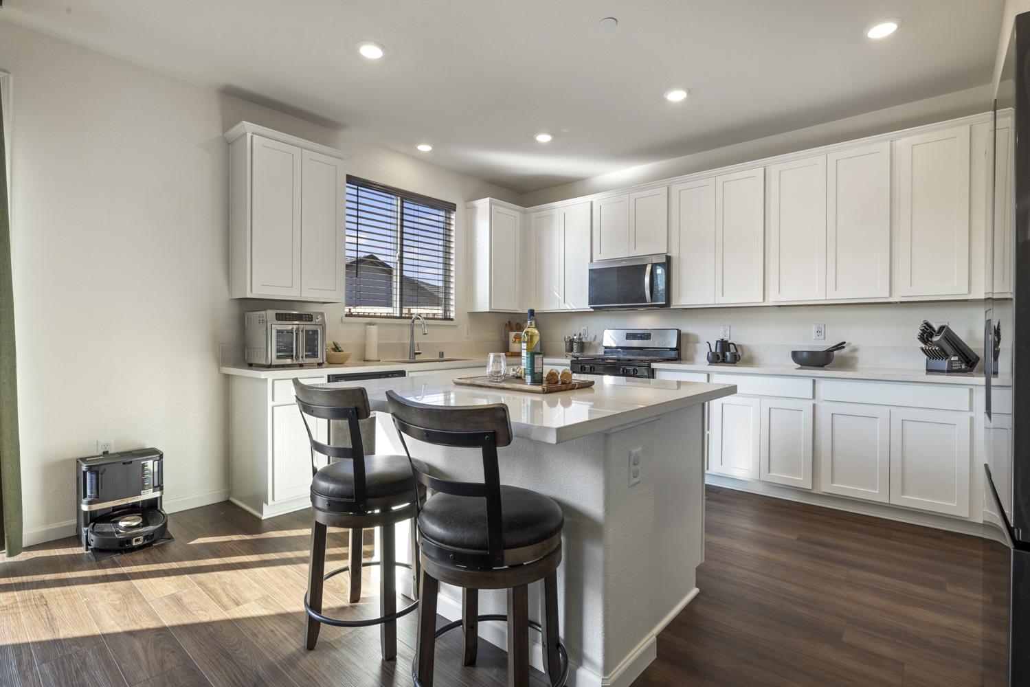 Detail Gallery Image 15 of 43 For 5439 Drawbridge Way, Riverbank,  CA 95367 - 4 Beds | 3 Baths