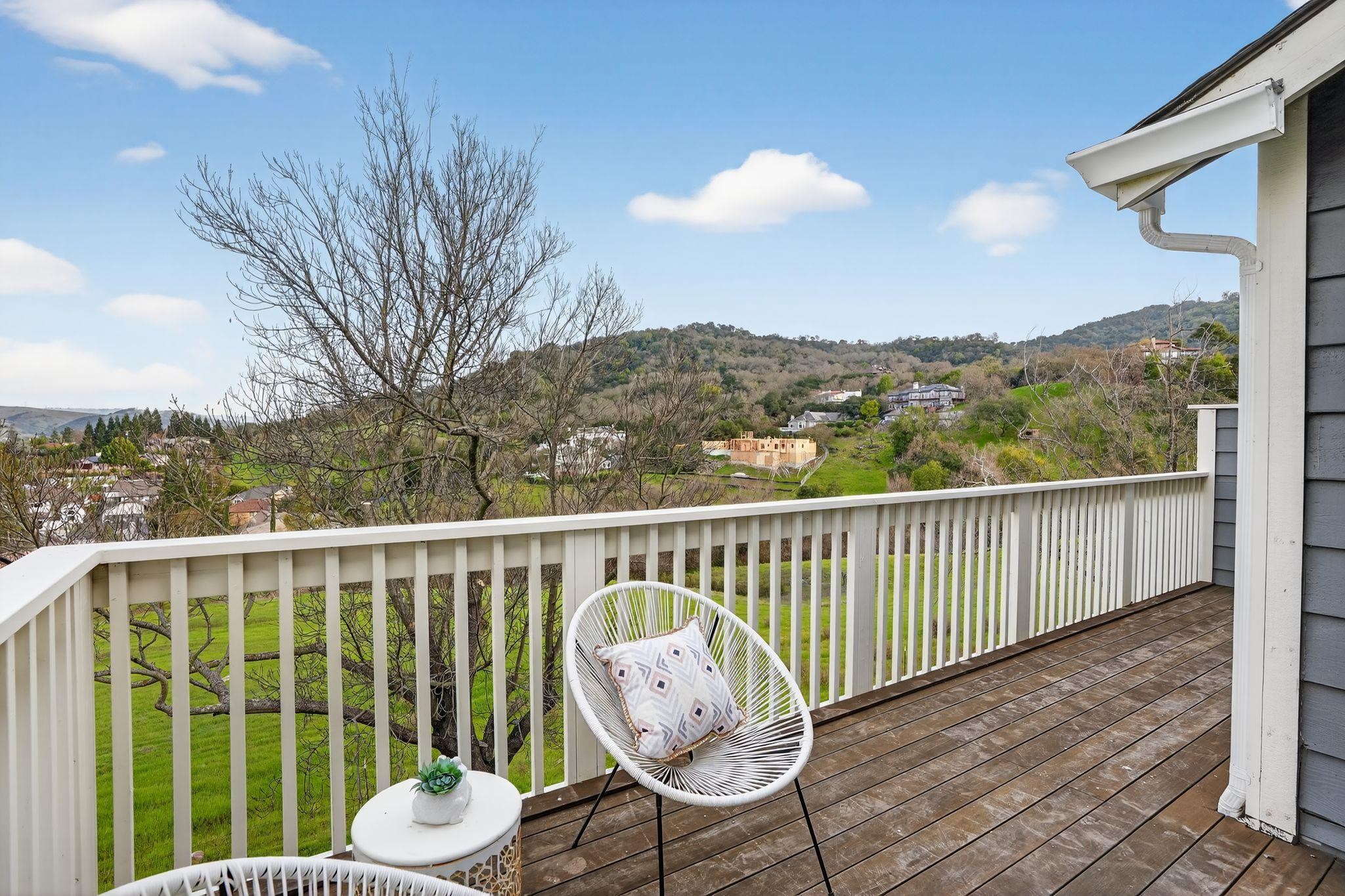 Detail Gallery Image 5 of 34 For 1240 Copper Peak Ln, San Jose,  CA 95120 - 3 Beds | 3 Baths