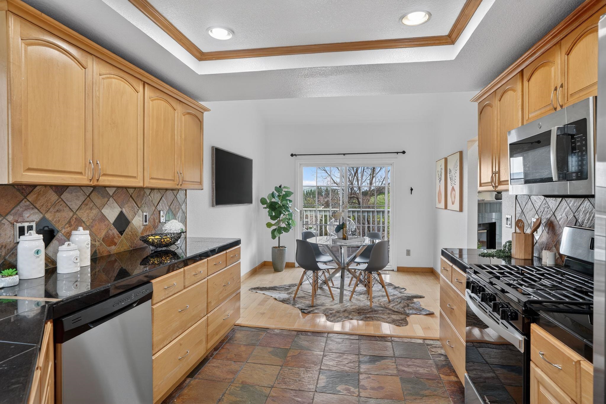 Detail Gallery Image 7 of 34 For 1240 Copper Peak Ln, San Jose,  CA 95120 - 3 Beds | 3 Baths