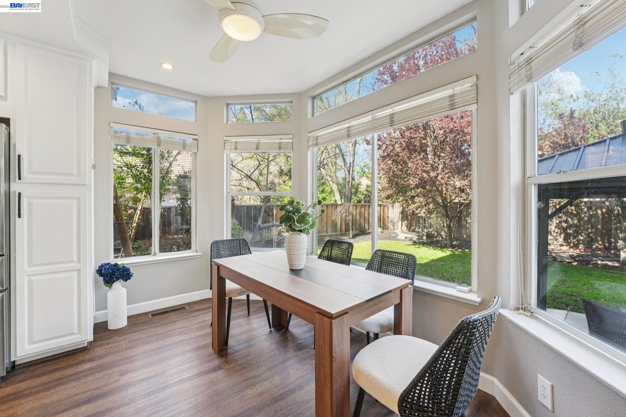 Detail Gallery Image 16 of 60 For 1042 Dana Cir, Livermore,  CA 94550 - 4 Beds | 3 Baths