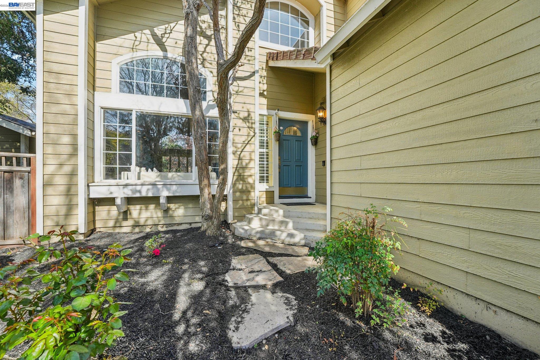 Detail Gallery Image 4 of 60 For 1042 Dana Cir, Livermore,  CA 94550 - 4 Beds | 3 Baths