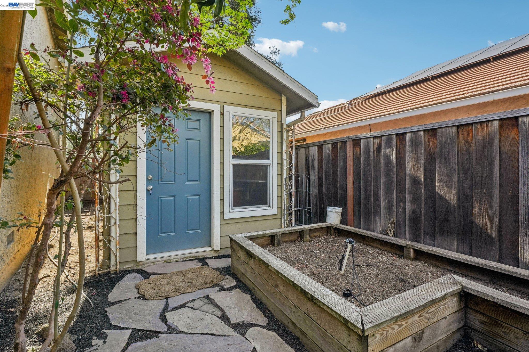 Detail Gallery Image 43 of 60 For 1042 Dana Cir, Livermore,  CA 94550 - 4 Beds | 3 Baths