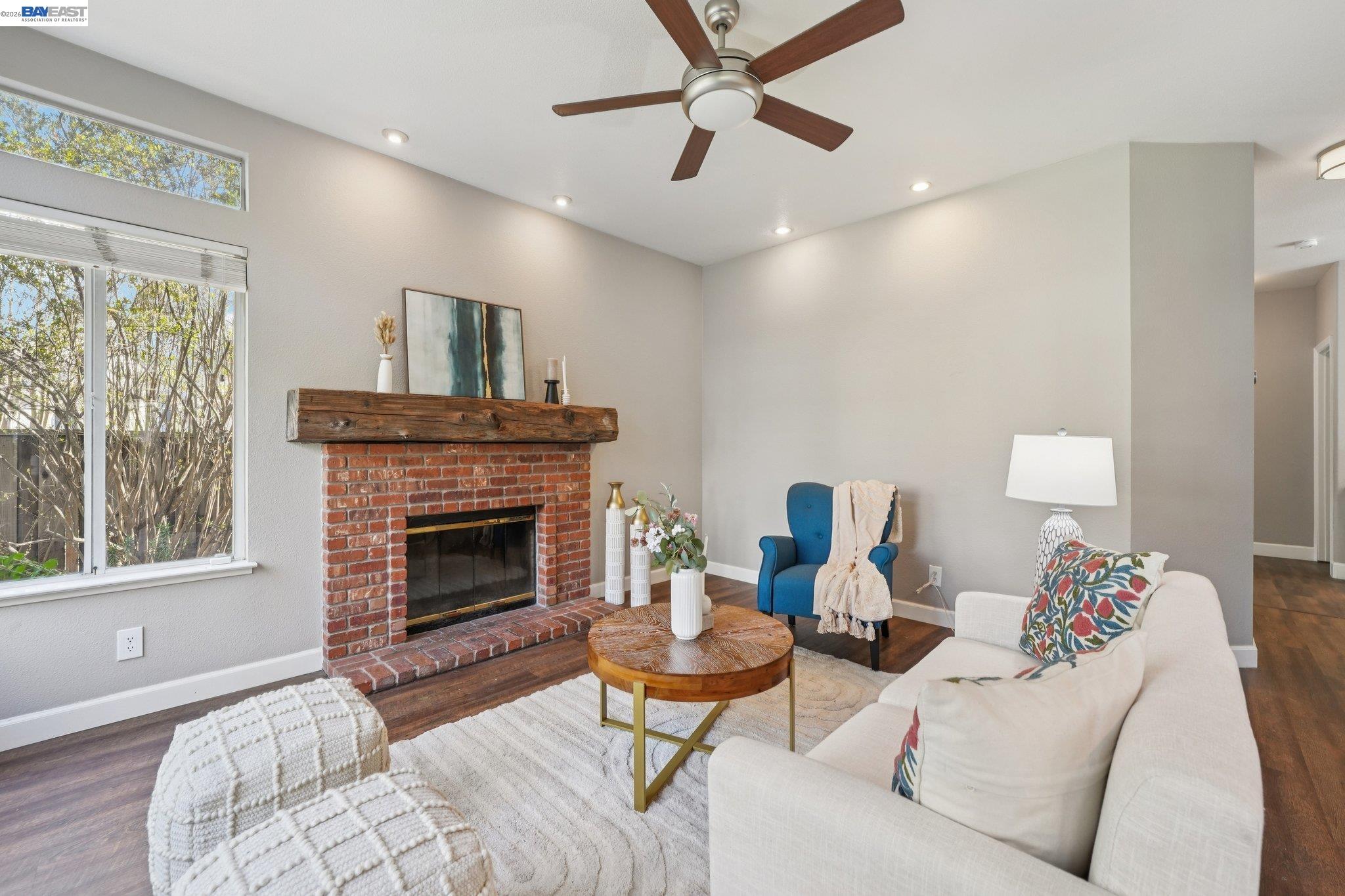 Detail Gallery Image 10 of 60 For 1042 Dana Cir, Livermore,  CA 94550 - 4 Beds | 3 Baths