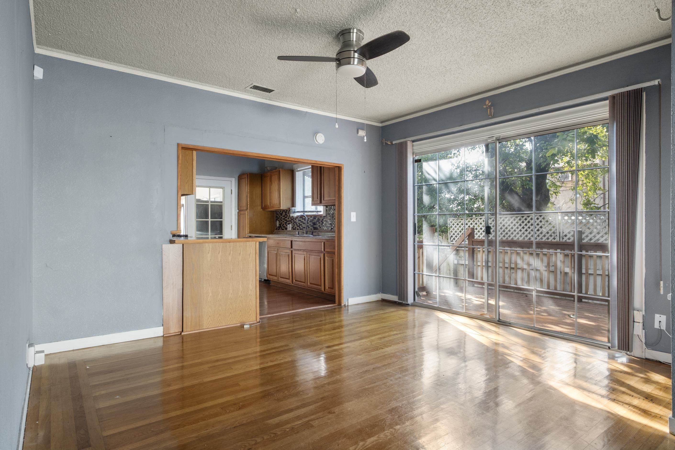 Detail Gallery Image 6 of 32 For 3118 63rd Ave, Oakland,  CA 94605 - 3 Beds | 1/1 Baths