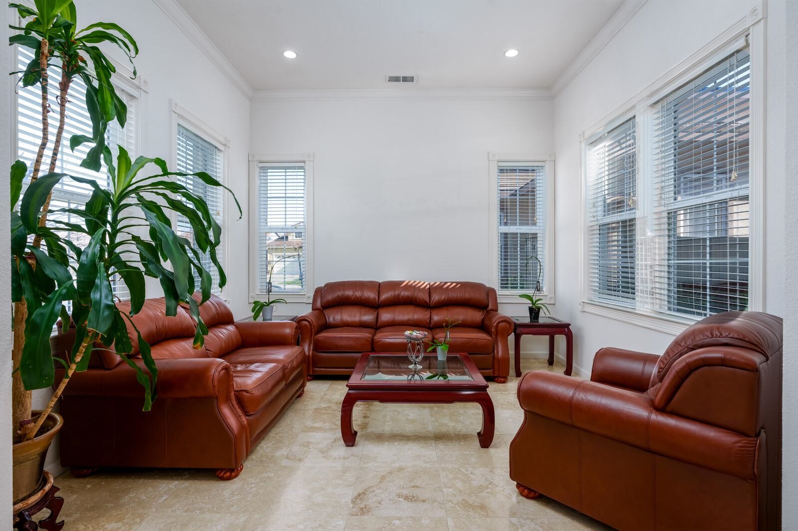 Detail Gallery Image 2 of 40 For 2719 Shellgate Circle, Hayward,  CA 94545 - 5 Beds | 3 Baths