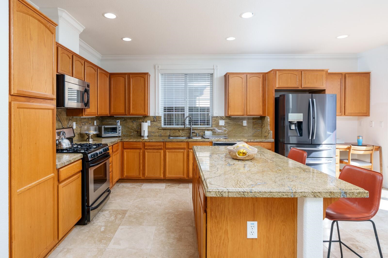 Detail Gallery Image 12 of 40 For 2719 Shellgate Circle, Hayward,  CA 94545 - 5 Beds | 3 Baths