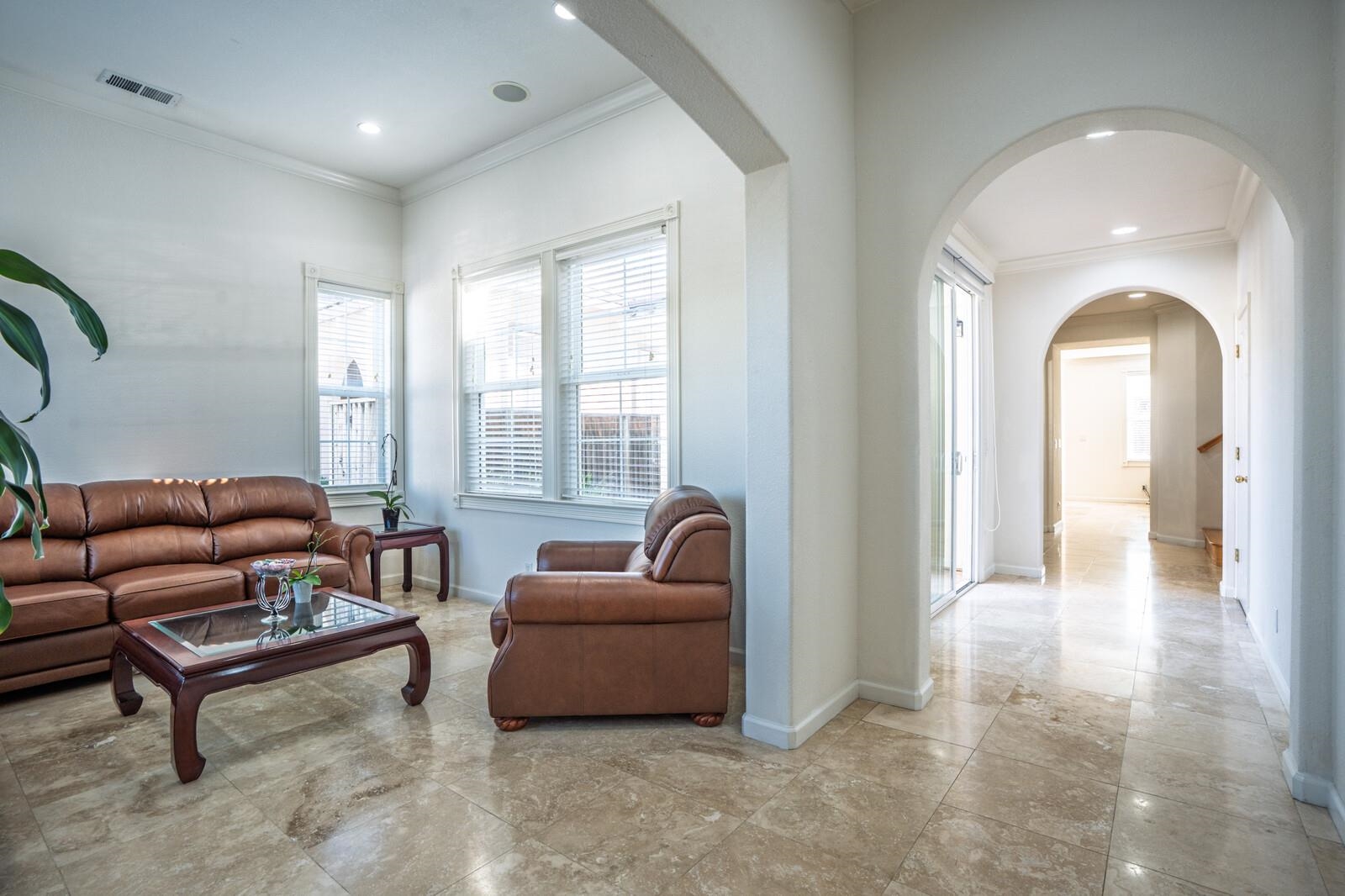 Detail Gallery Image 3 of 40 For 2719 Shellgate Circle, Hayward,  CA 94545 - 5 Beds | 3 Baths