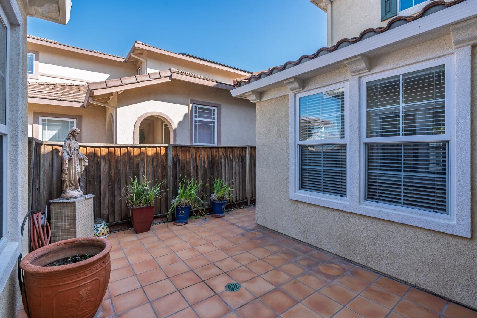 Detail Gallery Image 5 of 40 For 2719 Shellgate Circle, Hayward,  CA 94545 - 5 Beds | 3 Baths