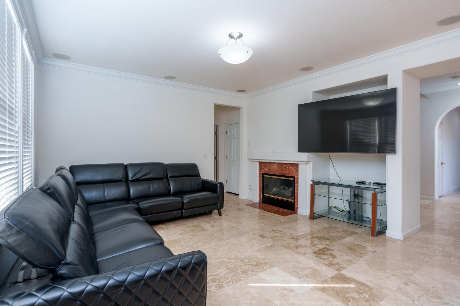 Detail Gallery Image 8 of 40 For 2719 Shellgate Circle, Hayward,  CA 94545 - 5 Beds | 3 Baths