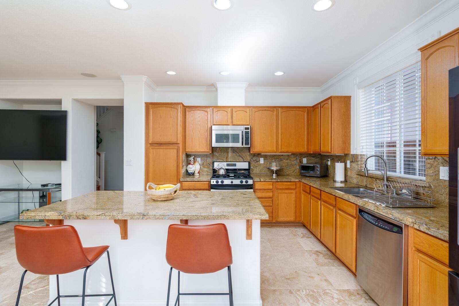 Detail Gallery Image 10 of 40 For 2719 Shellgate Circle, Hayward,  CA 94545 - 5 Beds | 3 Baths