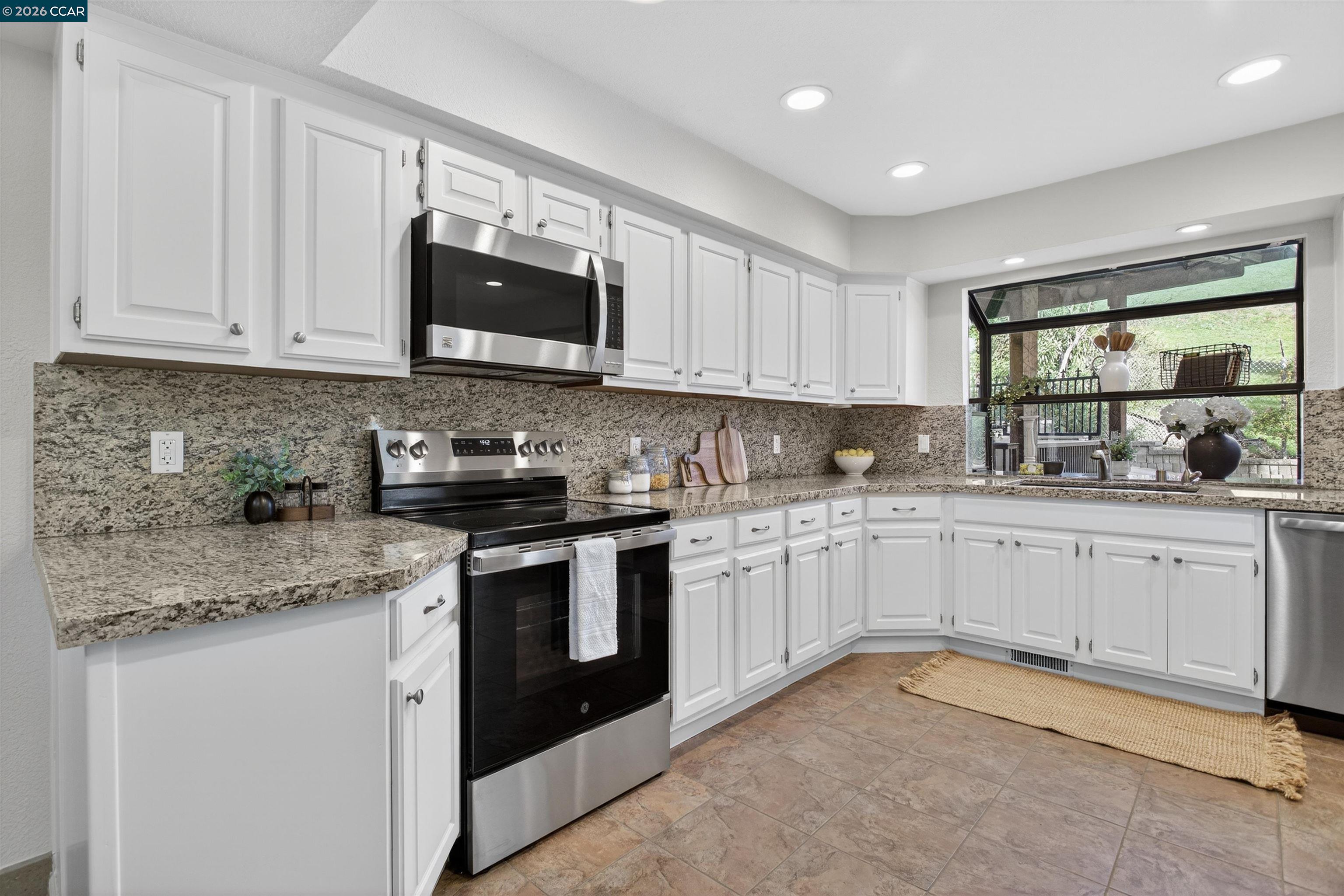 1956 Holly Dr, Concord, CA, 94521