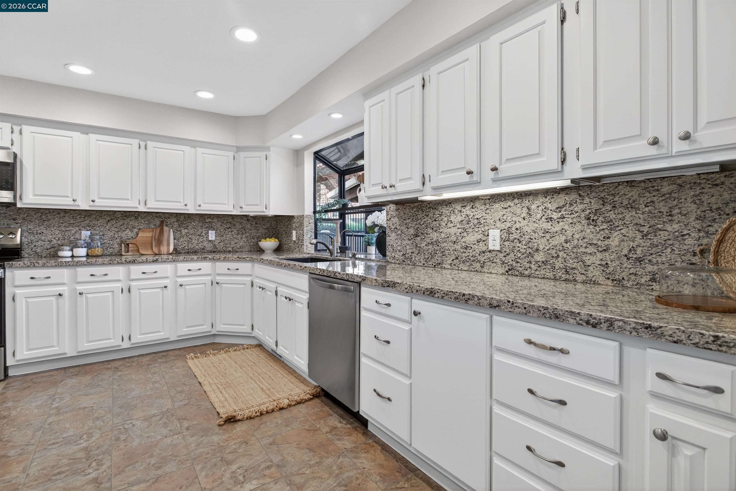 1956 Holly Dr, Concord, CA, 94521