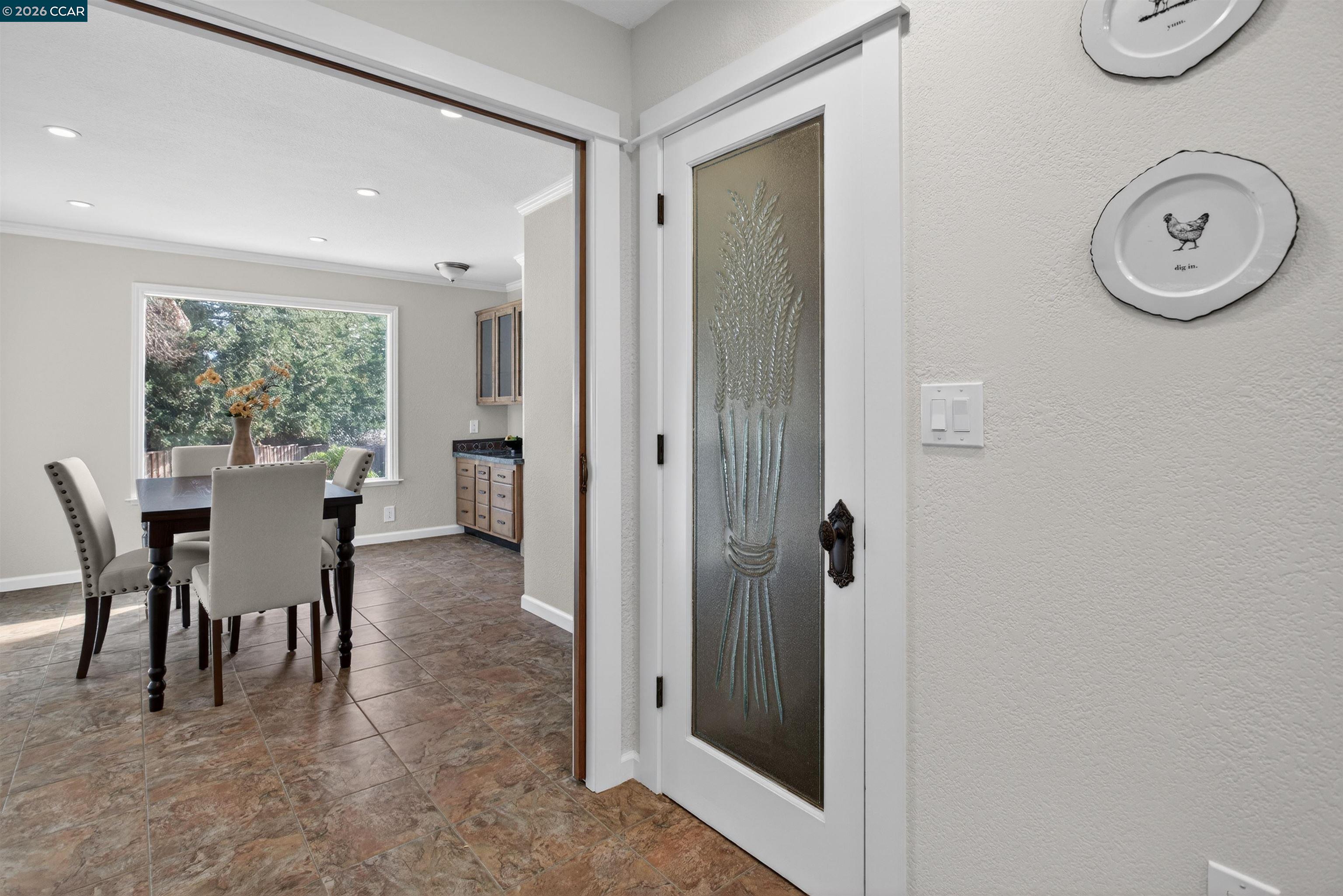 Detail Gallery Image 21 of 57 For 1956 Holly Dr, Concord,  CA 94521 - 5 Beds | 3 Baths