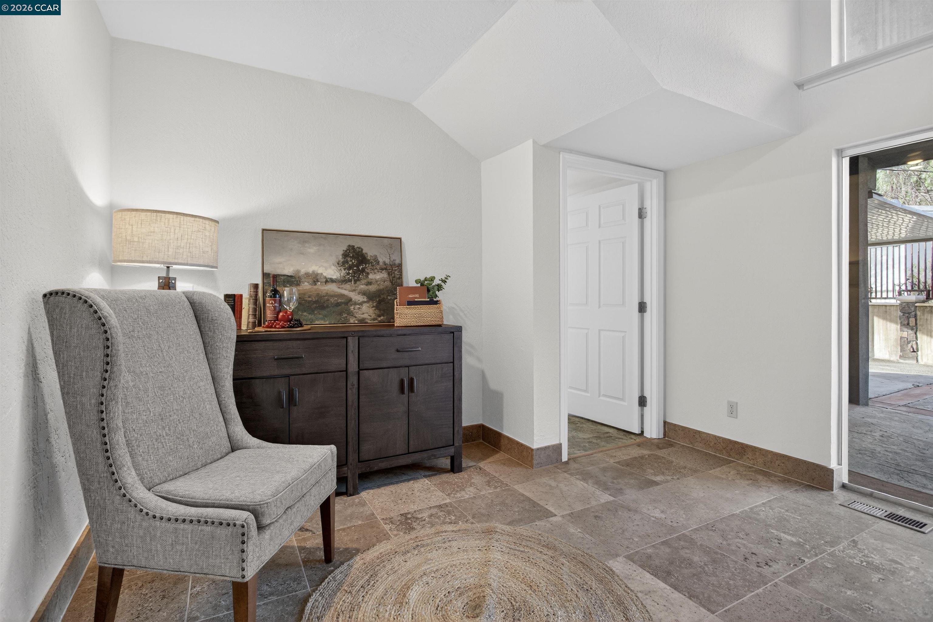 Detail Gallery Image 26 of 57 For 1956 Holly Dr, Concord,  CA 94521 - 5 Beds | 3 Baths