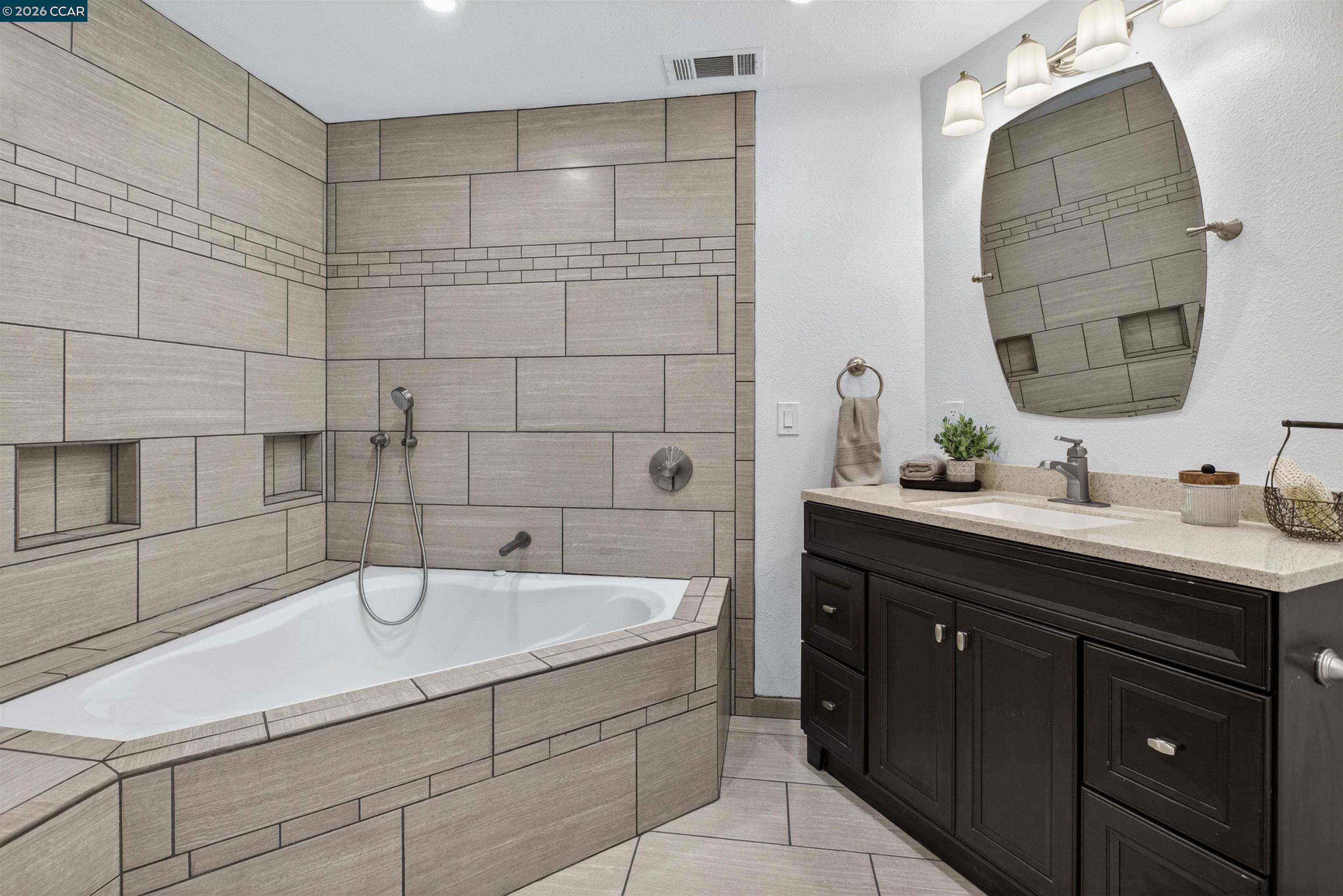 Detail Gallery Image 37 of 57 For 1956 Holly Dr, Concord,  CA 94521 - 5 Beds | 3 Baths