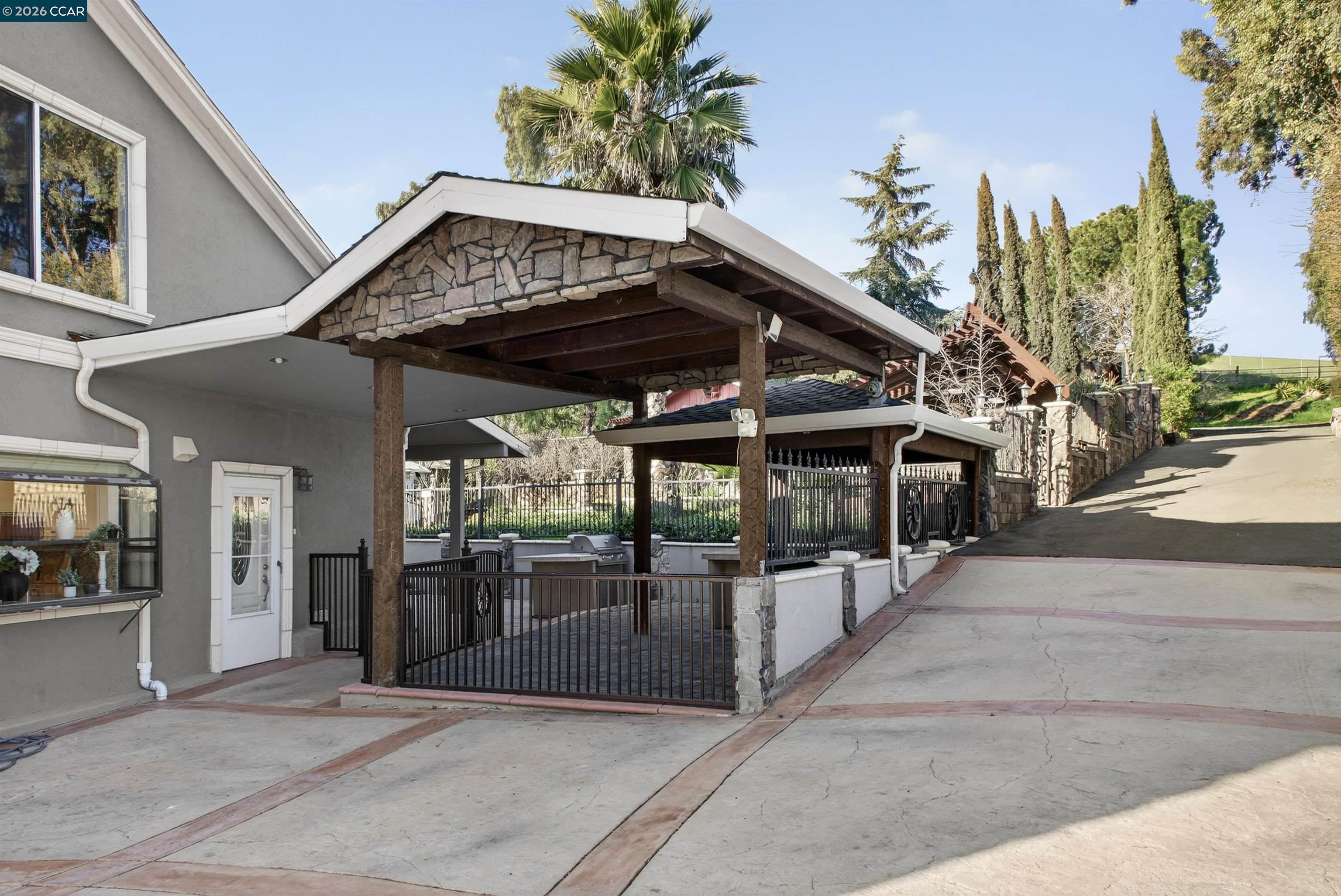 1956 Holly Dr, Concord, CA, 94521