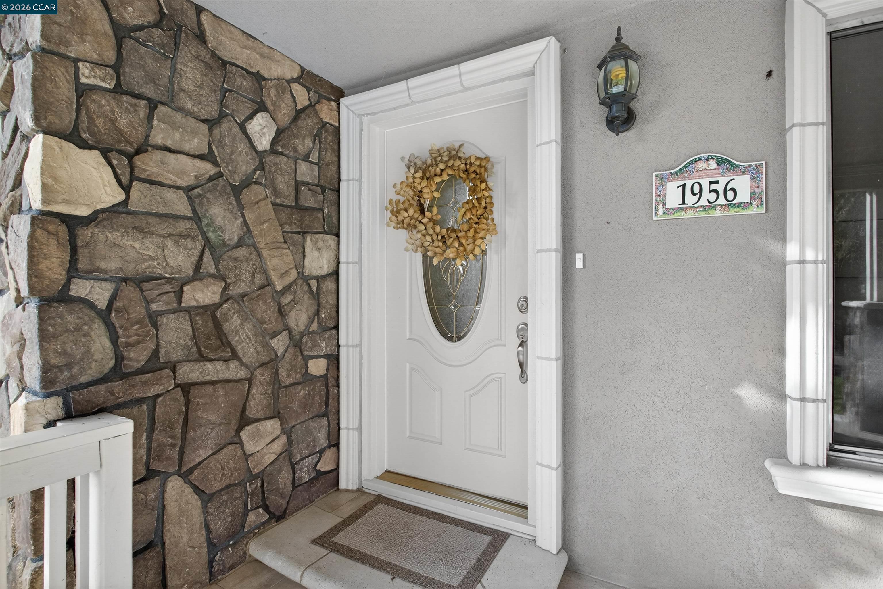 Detail Gallery Image 5 of 57 For 1956 Holly Dr, Concord,  CA 94521 - 5 Beds | 3 Baths