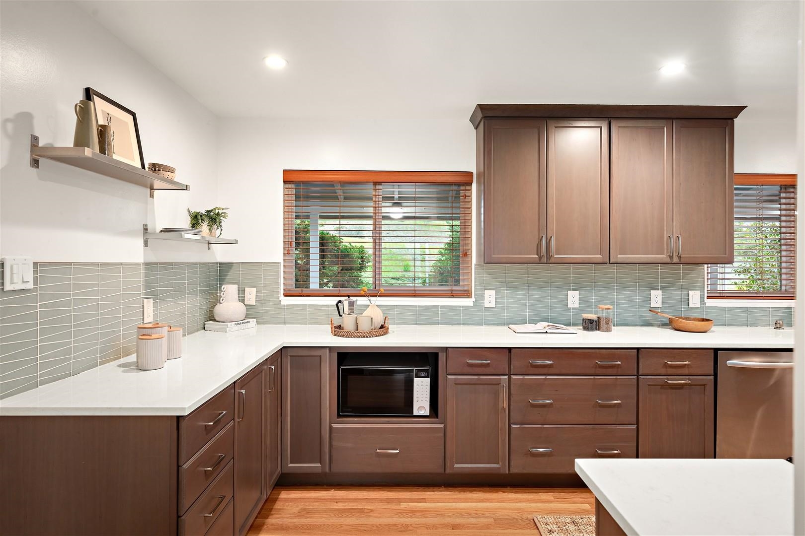 Detail Gallery Image 12 of 56 For 225 Chadbourne Way, Oakland,  CA 94619 - 3 Beds | 2/1 Baths