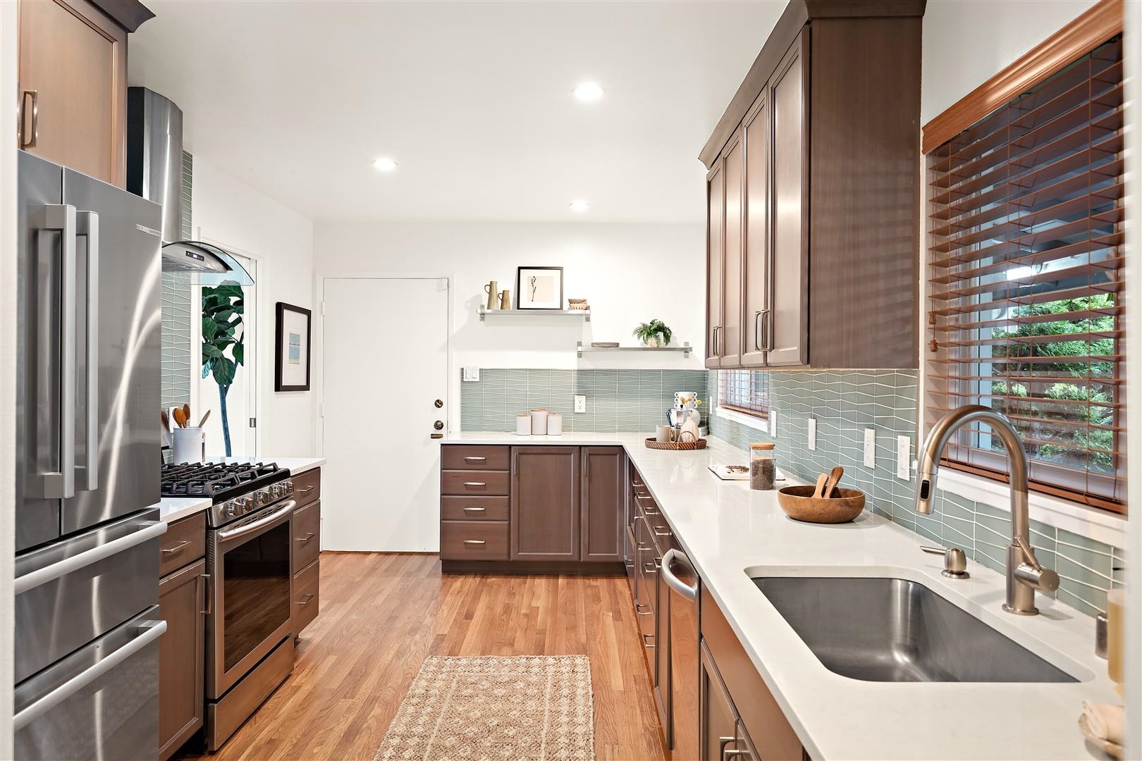 Detail Gallery Image 13 of 56 For 225 Chadbourne Way, Oakland,  CA 94619 - 3 Beds | 2/1 Baths