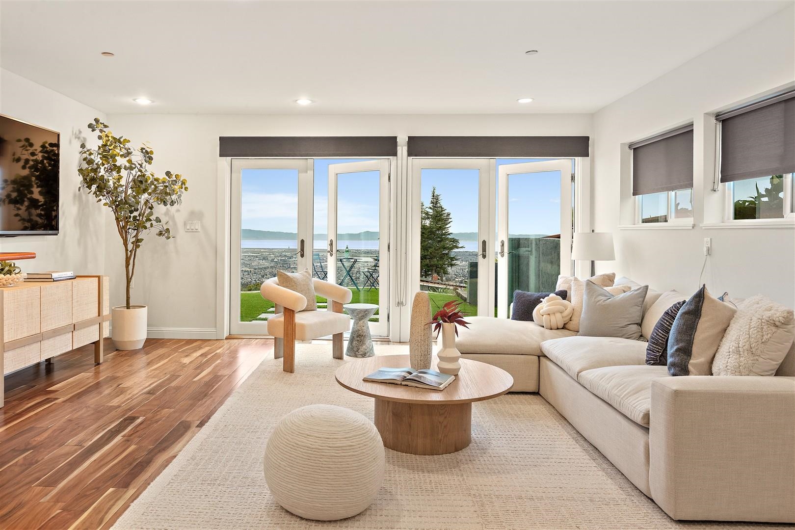 Detail Gallery Image 29 of 56 For 225 Chadbourne Way, Oakland,  CA 94619 - 3 Beds | 2/1 Baths