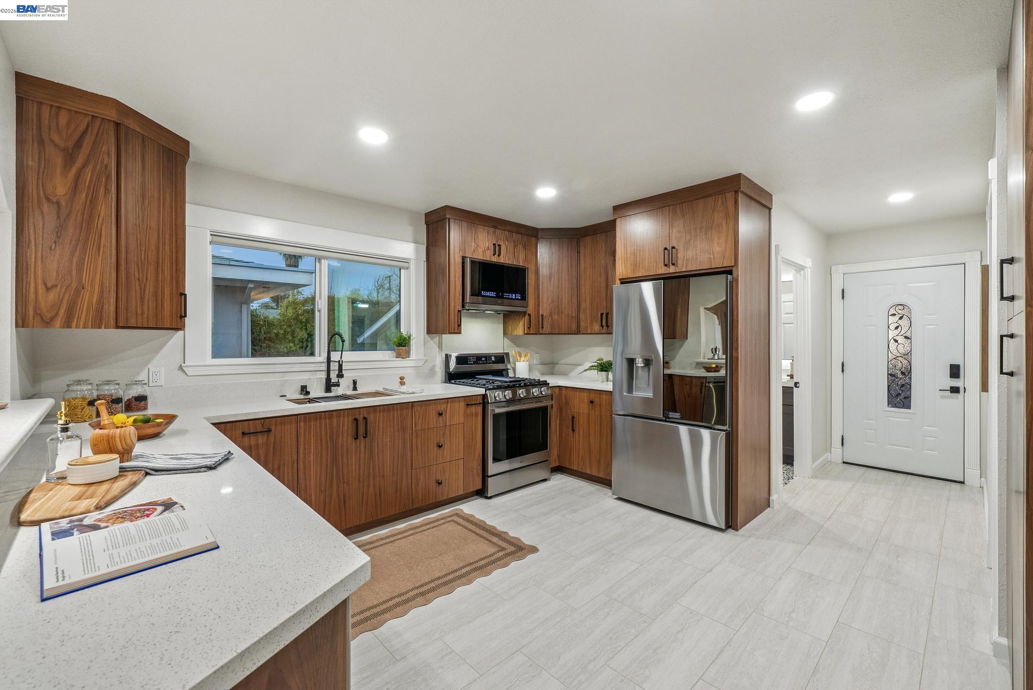 Detail Gallery Image 21 of 55 For 330 Melven Ct, San Leandro,  CA 94577 - 3 Beds | 3 Baths