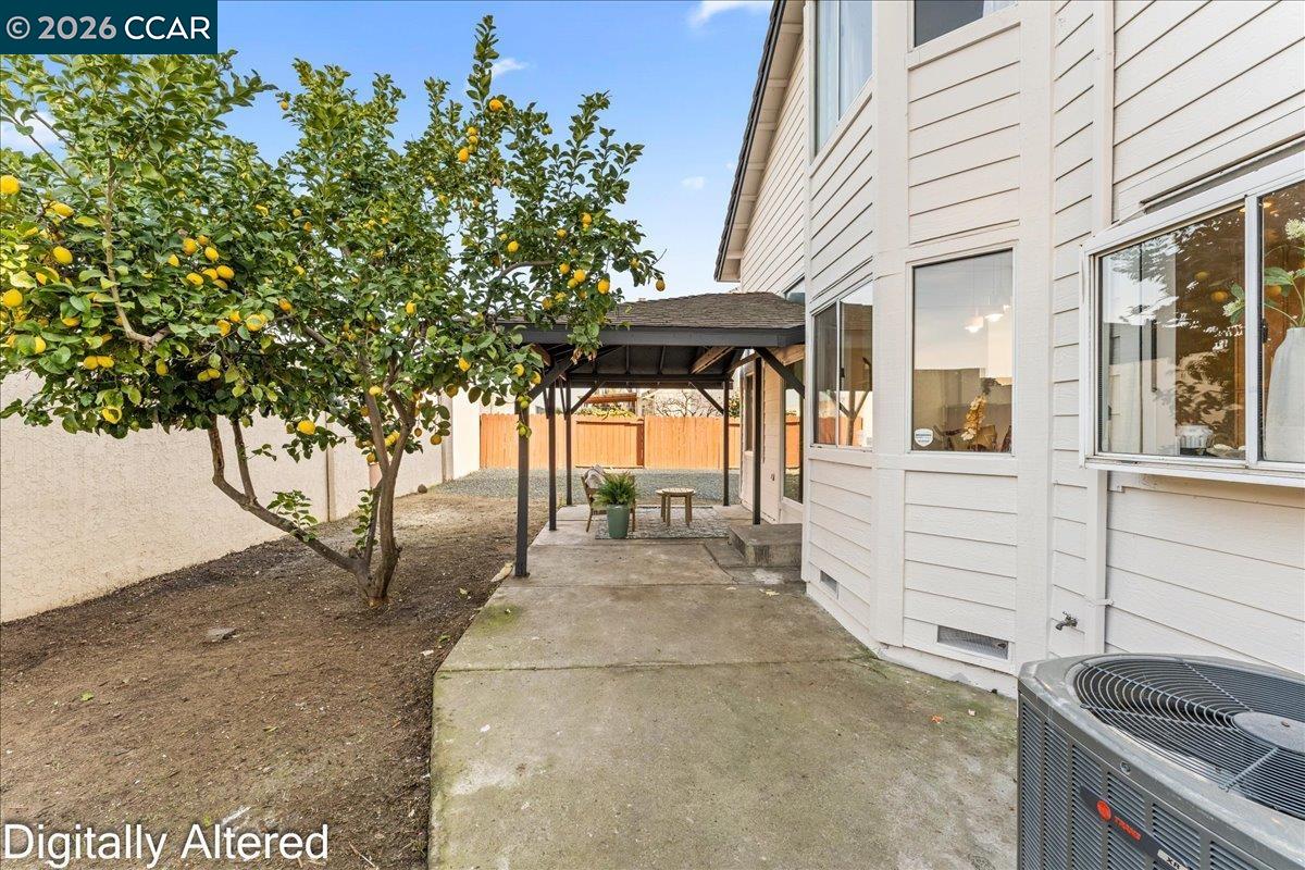 Detail Gallery Image 17 of 18 For 2171 Rain Drop Circle, Pittsburg,  CA 94565 - 4 Beds | 2/1 Baths