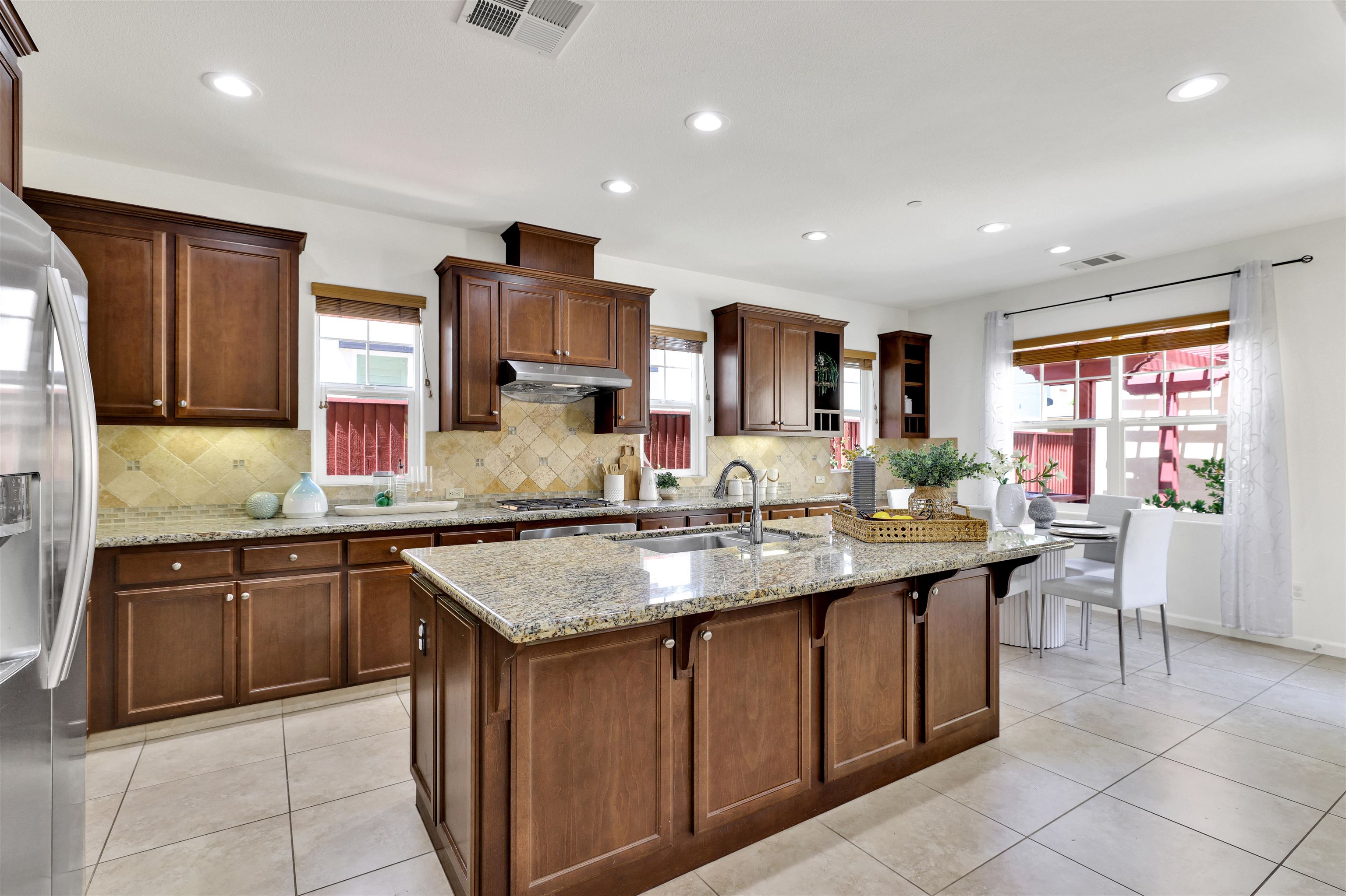 Detail Gallery Image 18 of 57 For 193 Lucy Ln, San Ramon,  CA 94582 - 3 Beds | 3 Baths