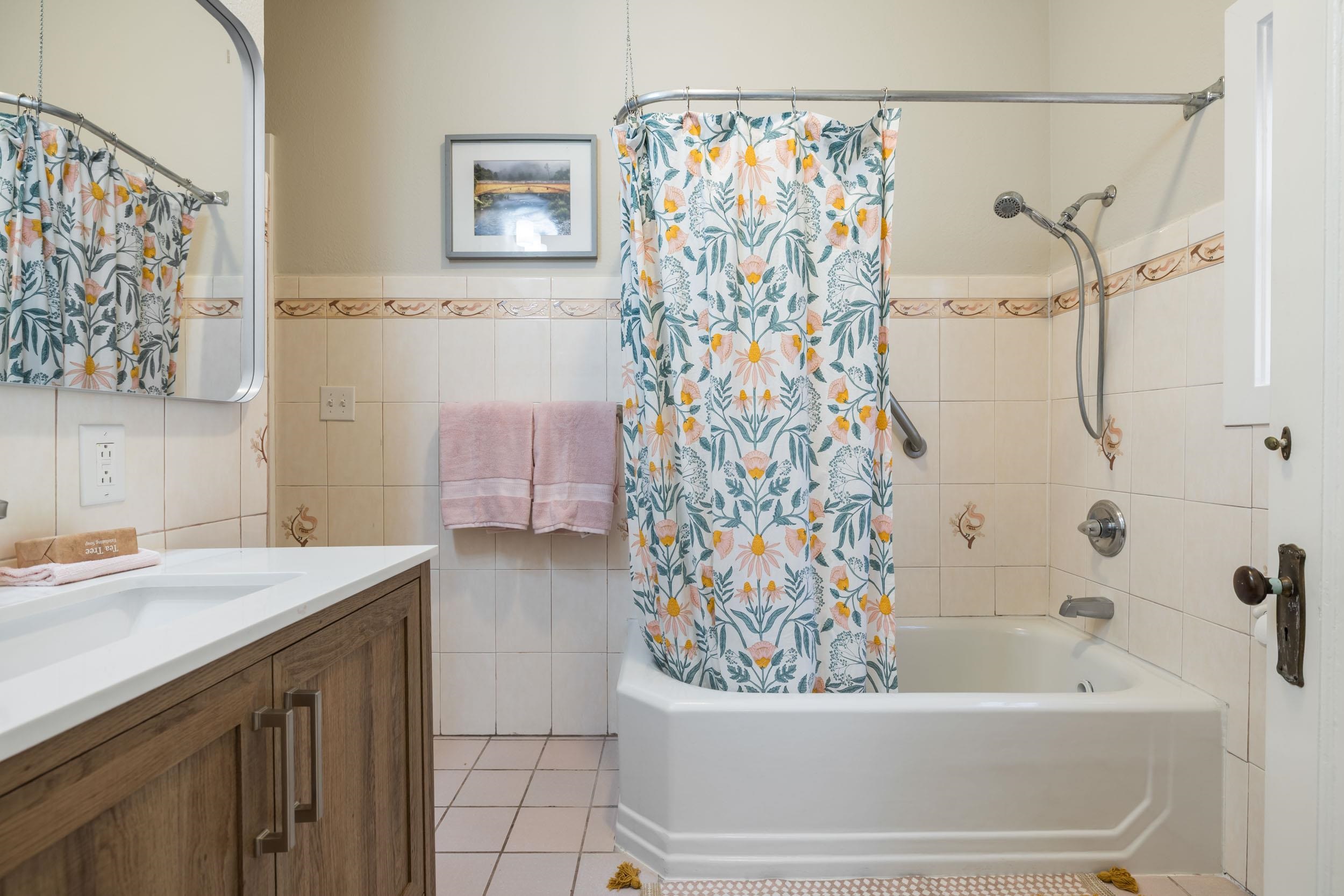 Detail Gallery Image 12 of 39 For 865 54th St, Oakland,  CA 94608 - 3 Beds | 1 Baths