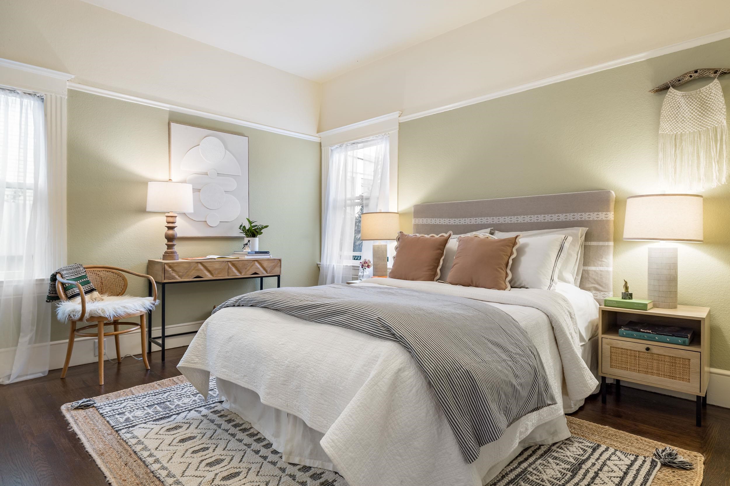 Detail Gallery Image 13 of 39 For 865 54th St, Oakland,  CA 94608 - 3 Beds | 1 Baths