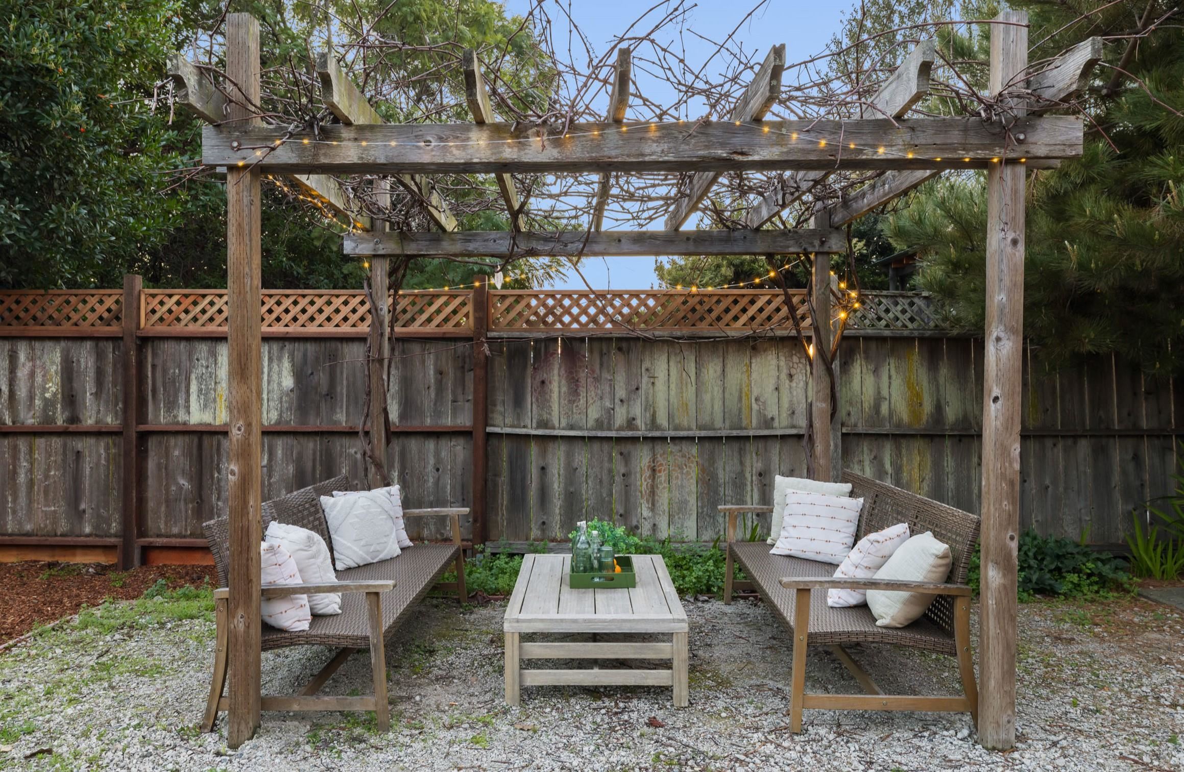 Detail Gallery Image 27 of 39 For 865 54th St, Oakland,  CA 94608 - 3 Beds | 1 Baths