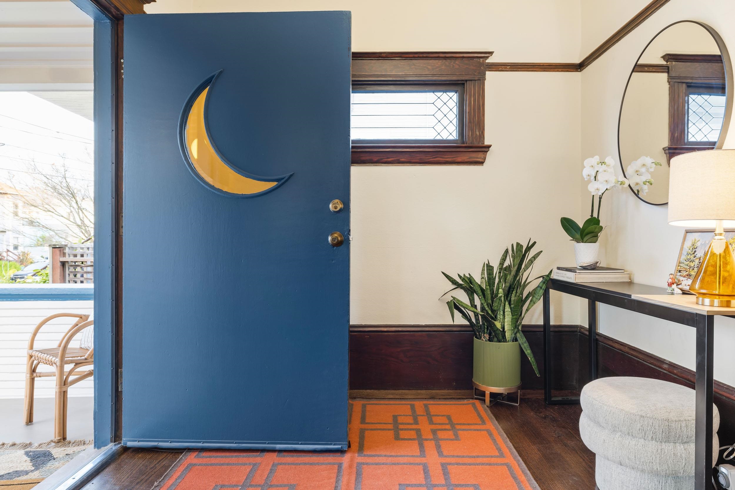 Detail Gallery Image 4 of 39 For 865 54th St, Oakland,  CA 94608 - 3 Beds | 1 Baths