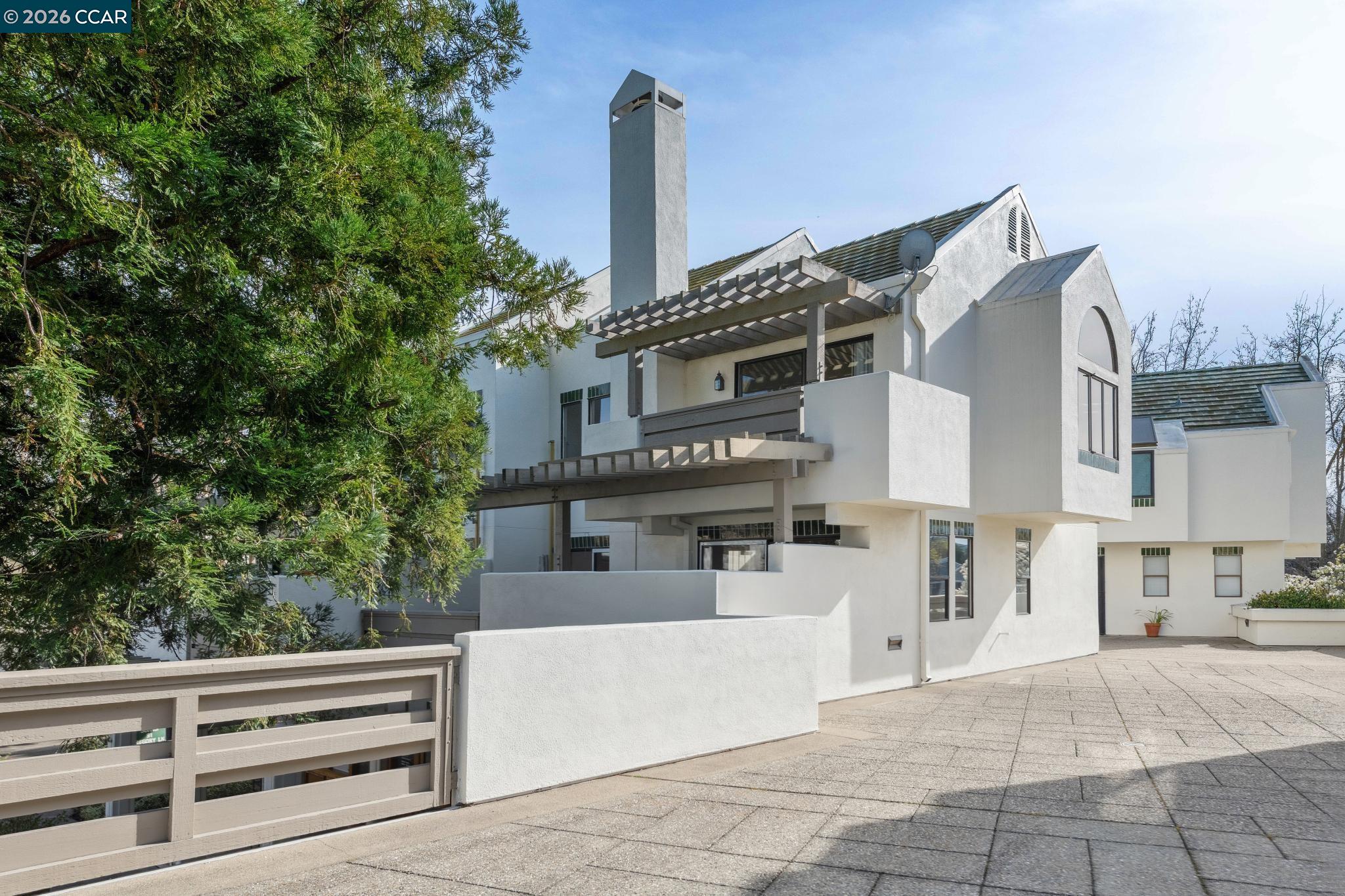 Photo #1: 41123642 Listing: Photo #1