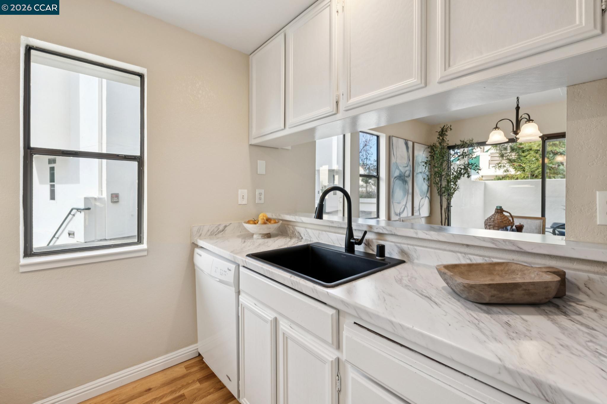 Photo #13: 41123642 Listing: Photo #13