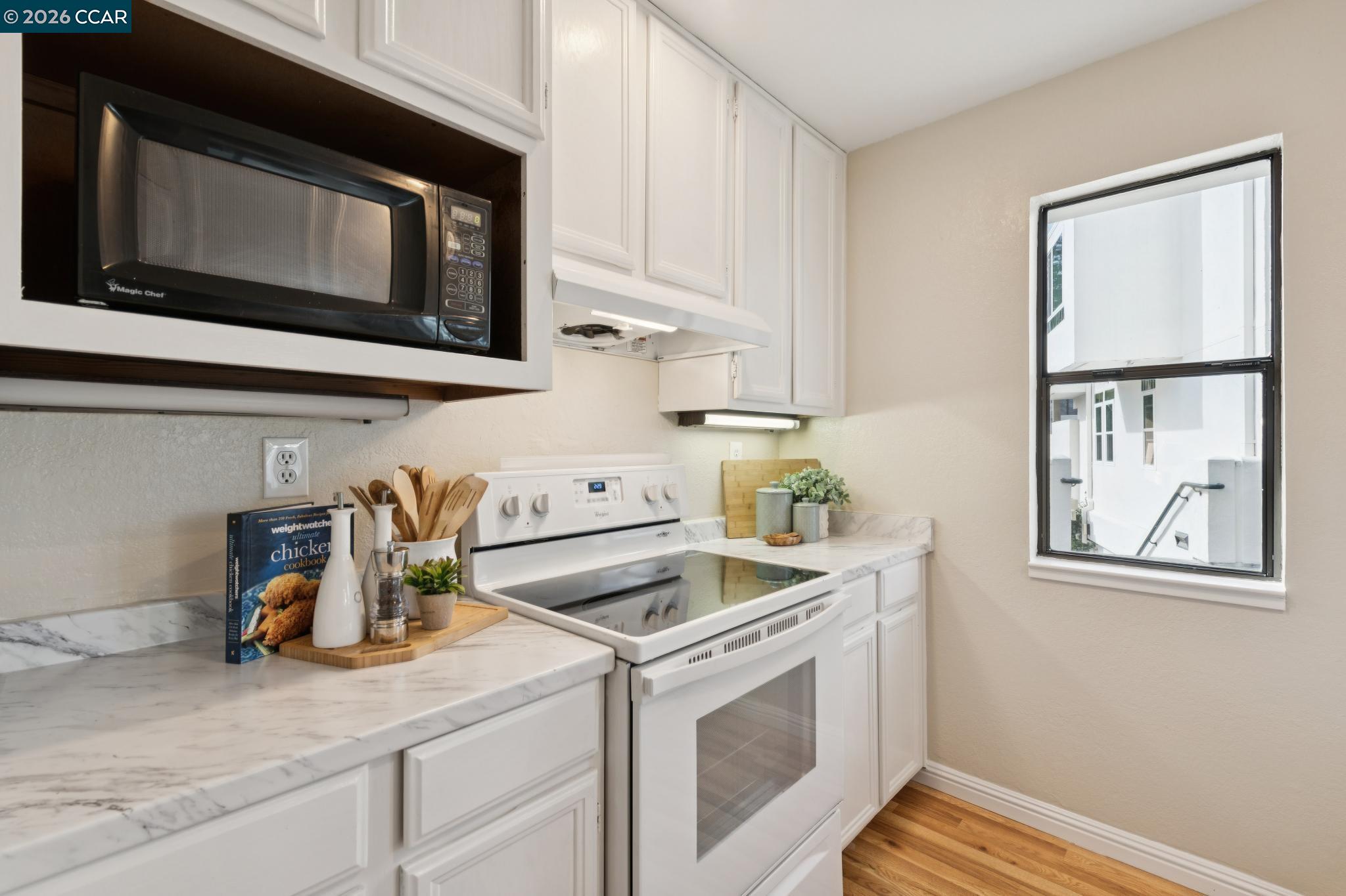 Photo #15: 41123642 Listing: Photo #15