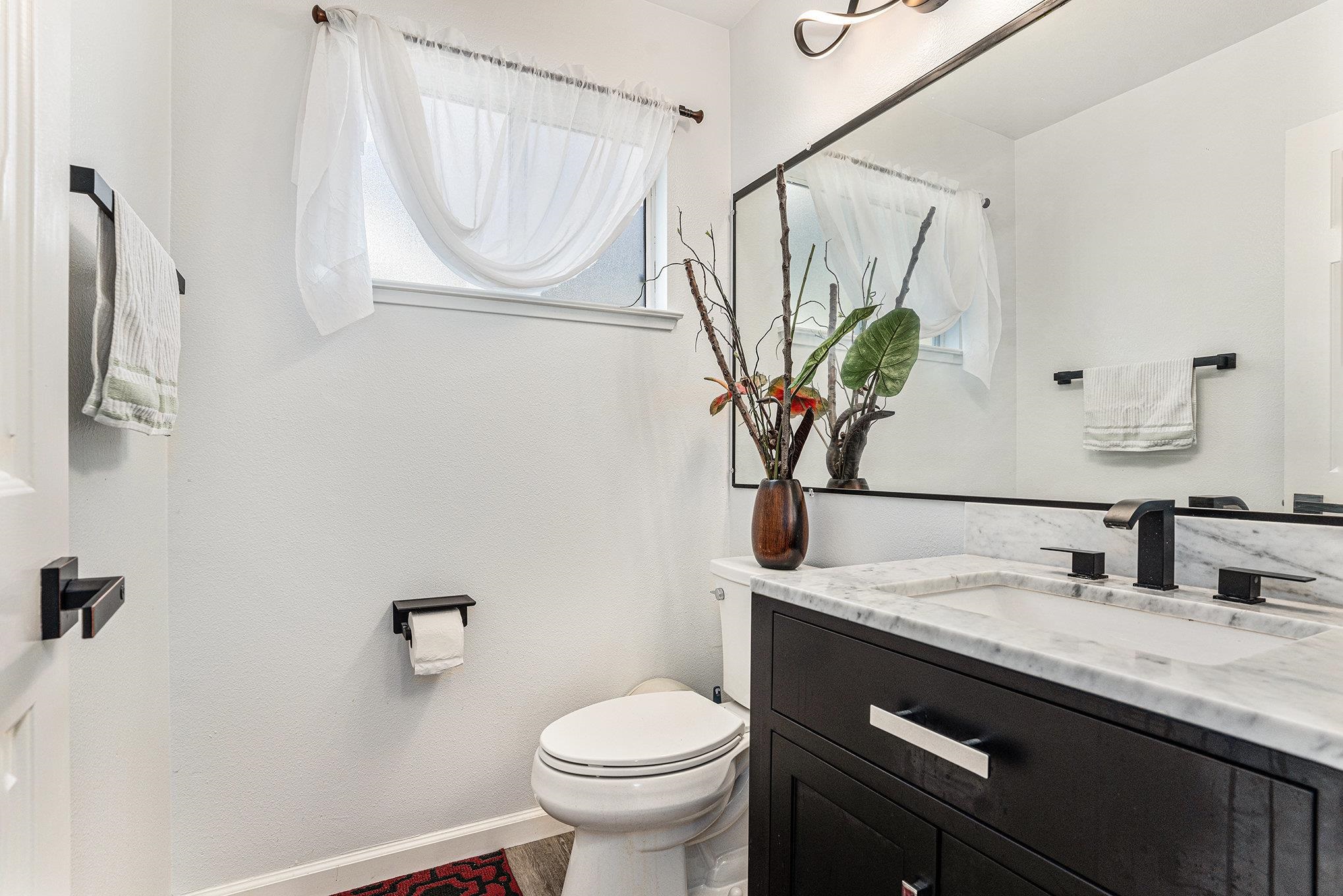 Detail Gallery Image 15 of 33 For 111 Overacker Ter, Fremont,  CA 94536 - 4 Beds | 2/1 Baths