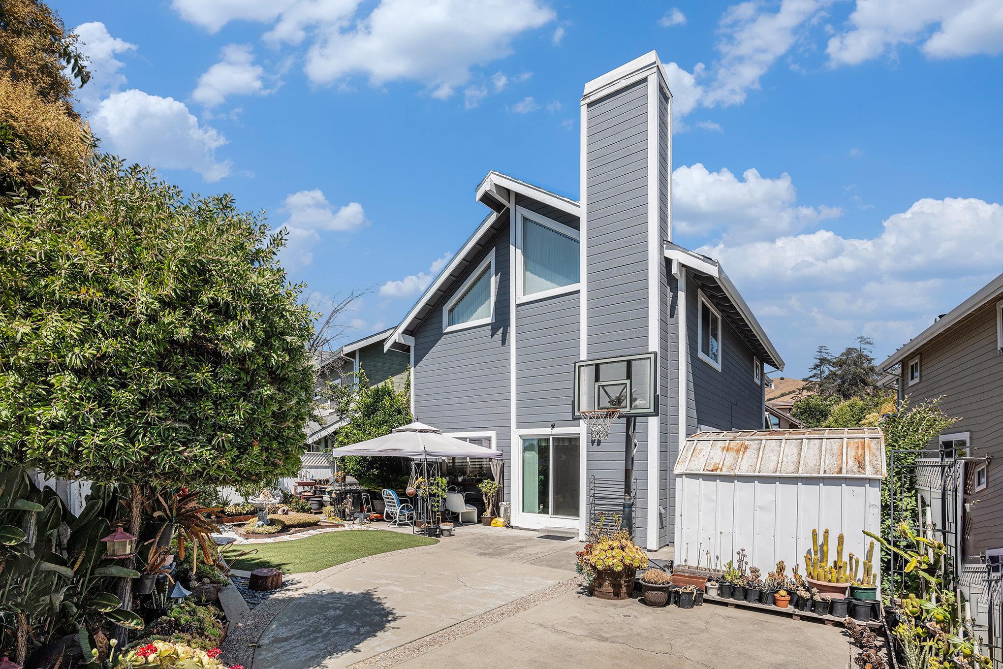 Detail Gallery Image 25 of 33 For 111 Overacker Ter, Fremont,  CA 94536 - 4 Beds | 2/1 Baths